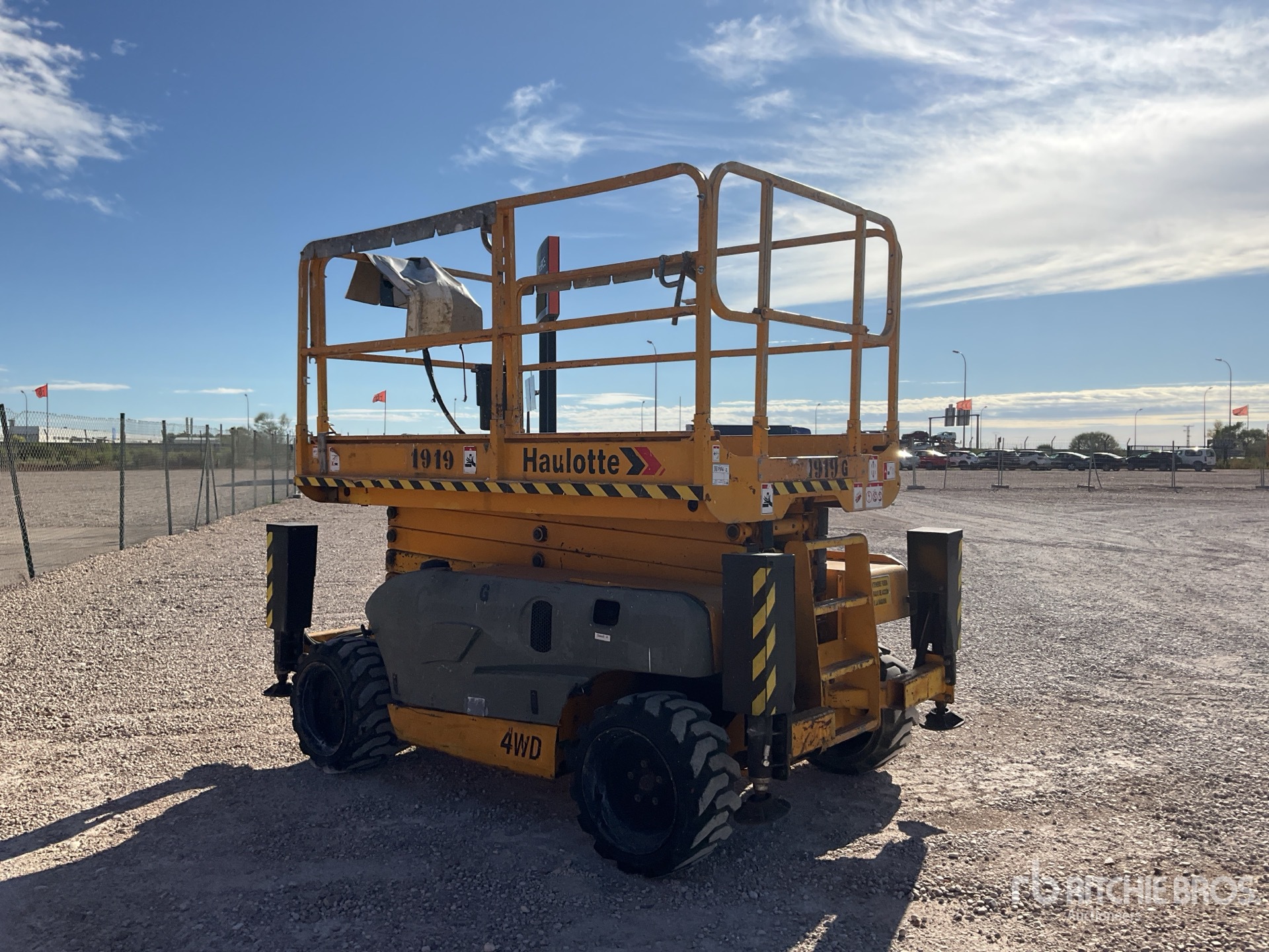2010 Haulotte COMPACT12DX