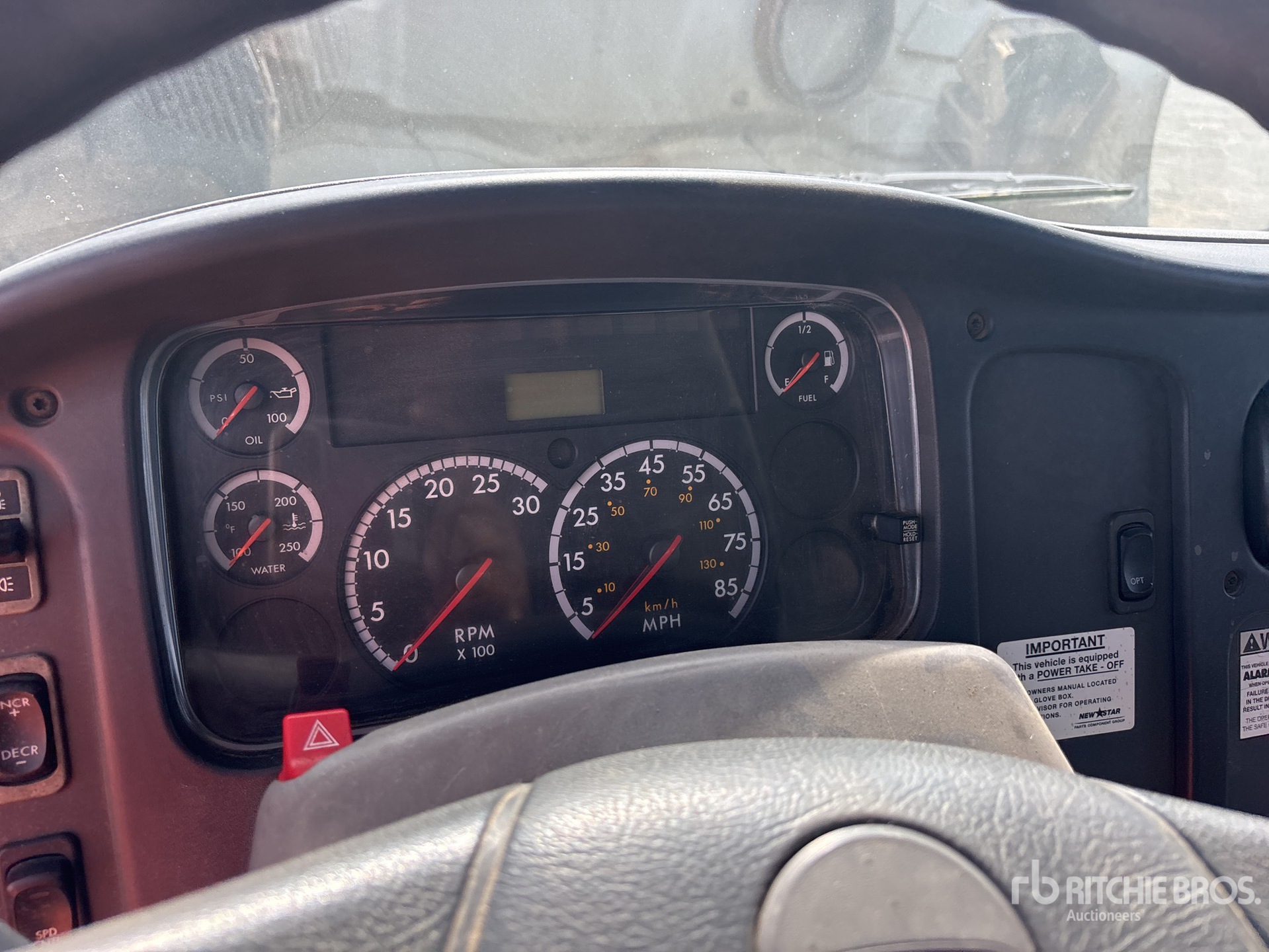 2006 Freightliner M2 106