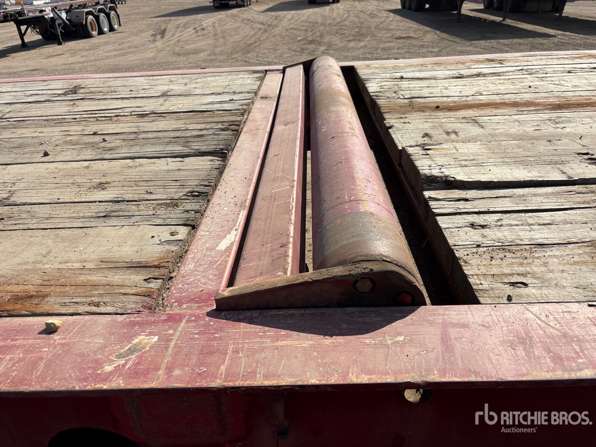 1997 Arrow 50 TON 50 FT TRI/A FLATBED