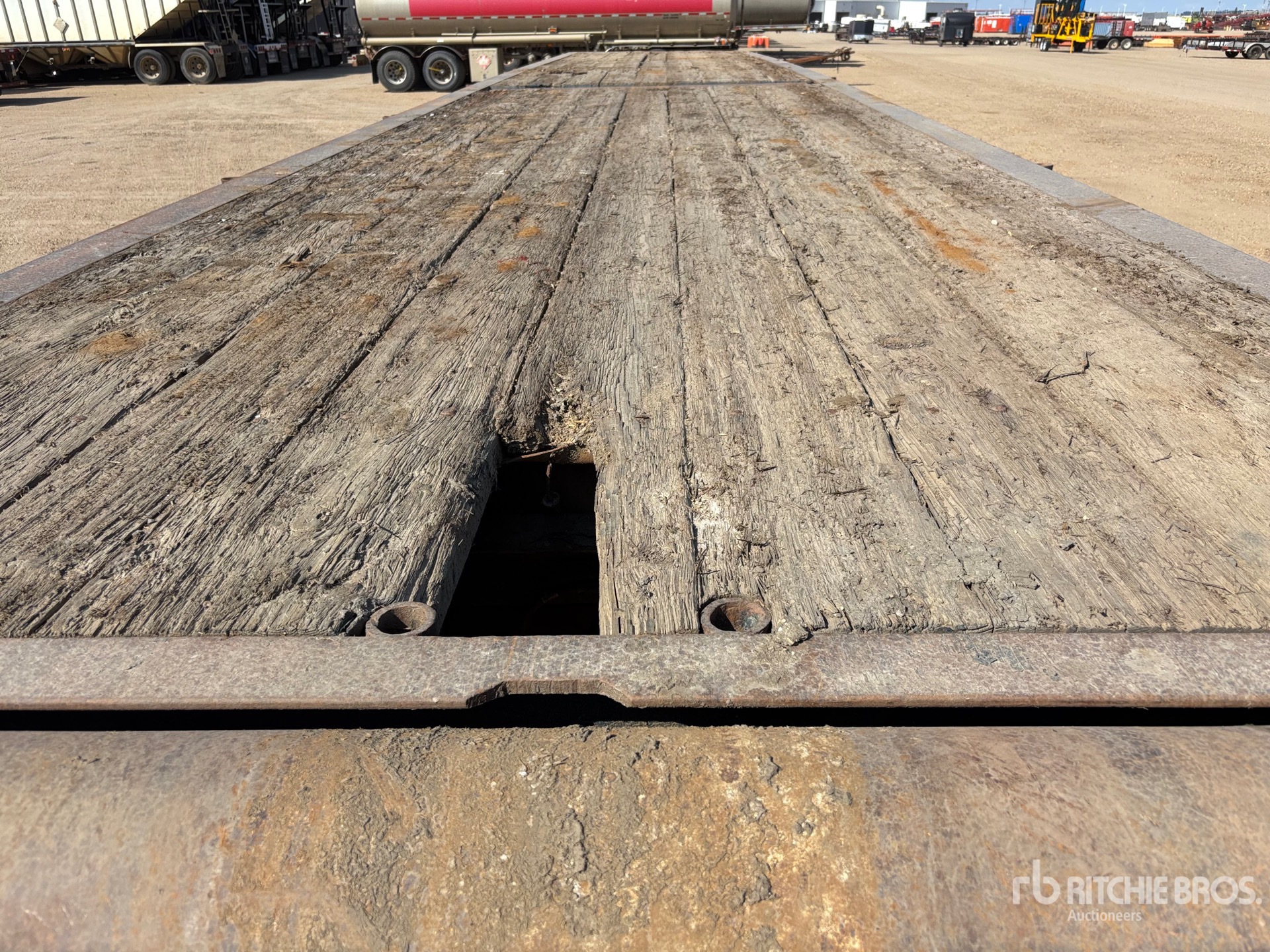 2006 Doepker 50 FT TRI/A FLATBED