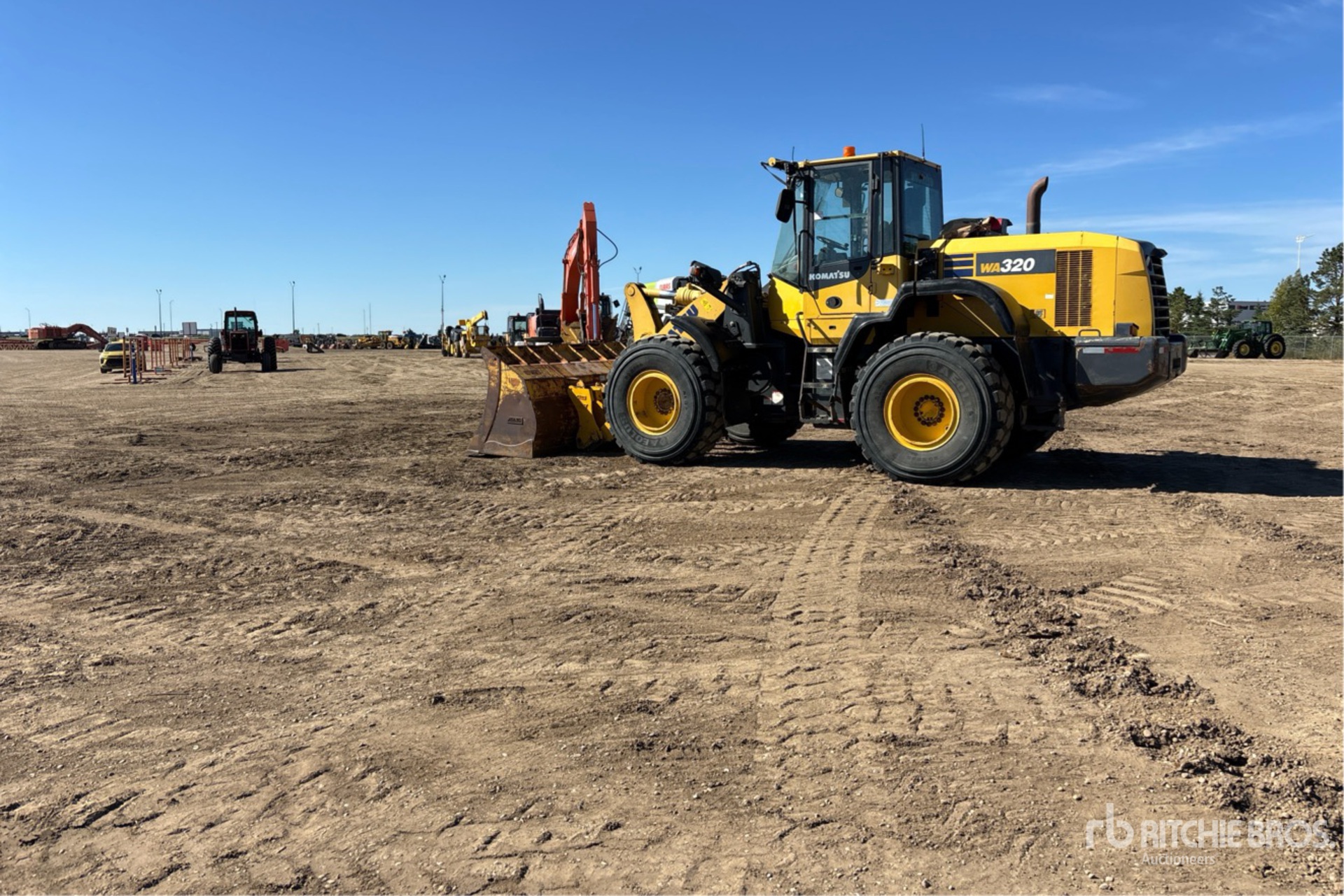 2015 Komatsu WA320-7