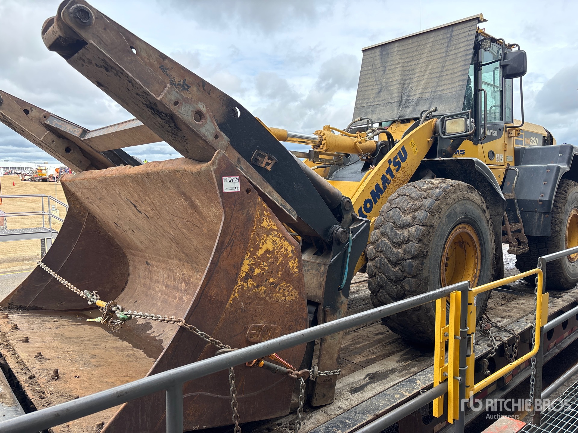 2013 Komatsu WA320-7