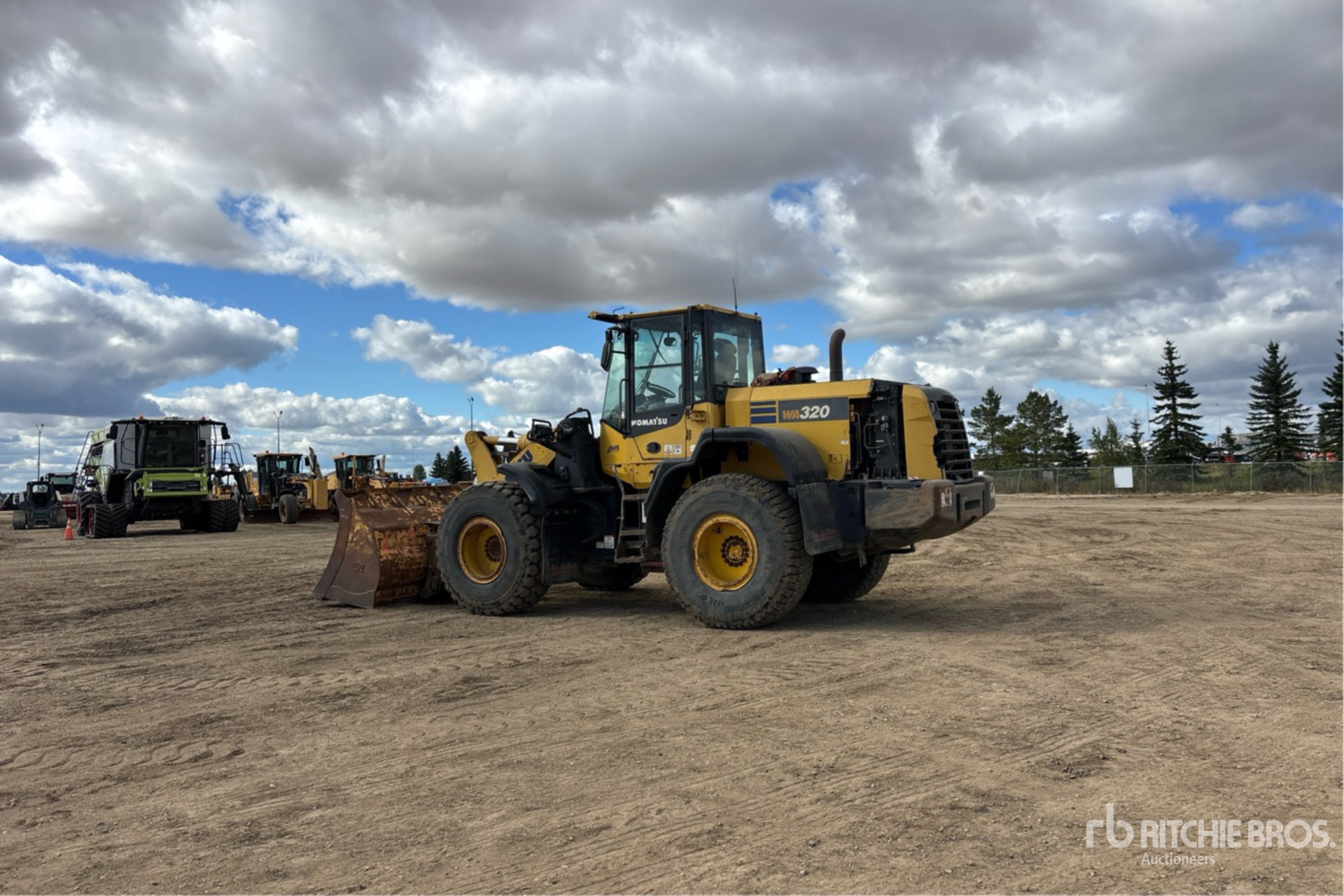 2013 Komatsu WA320-7