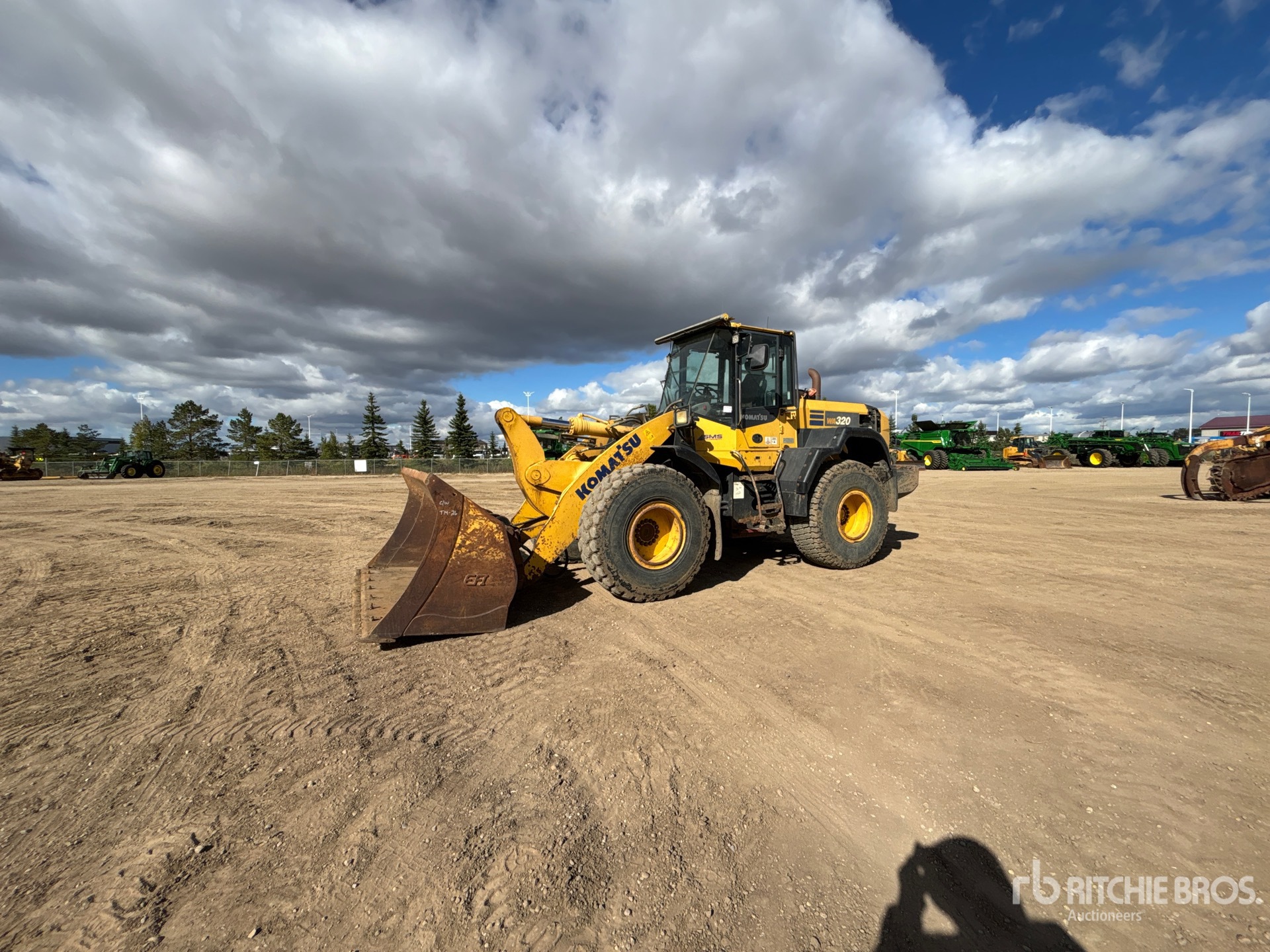 2013 Komatsu WA320-7