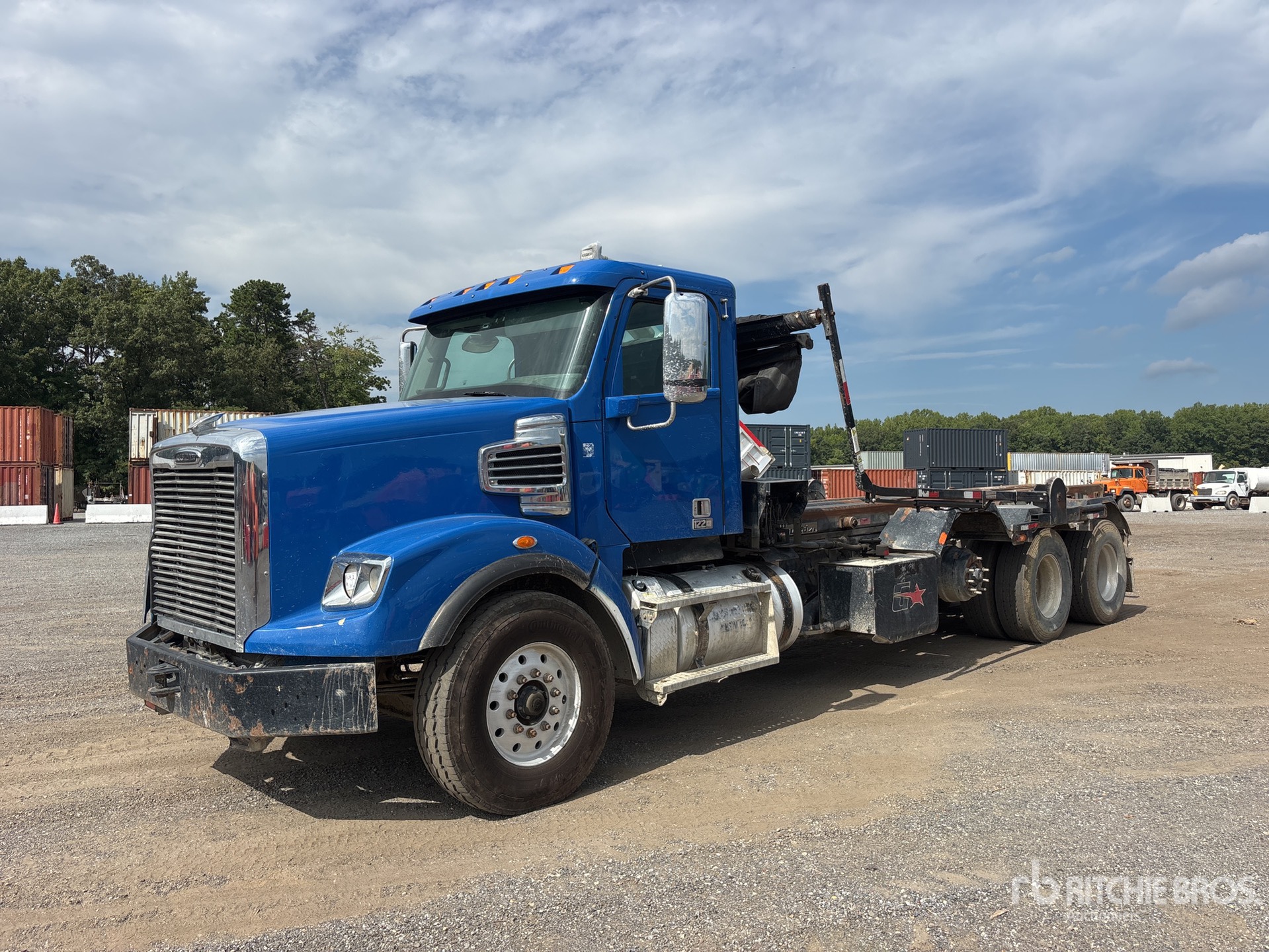 Photo of 2018 Freightliner 122SD