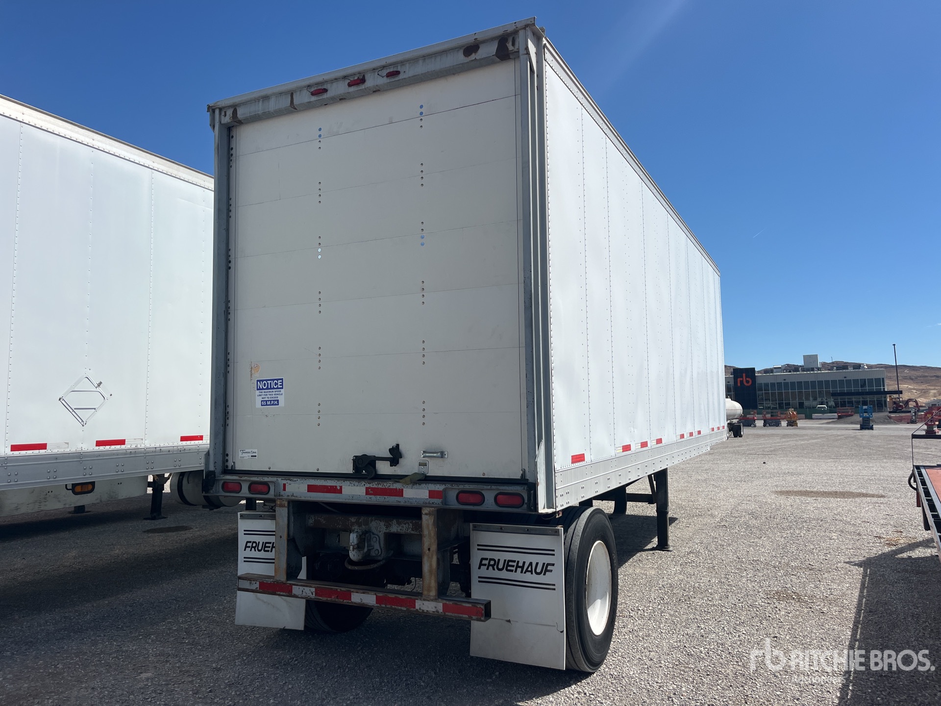1999 Fruehauf 28 ft S/A