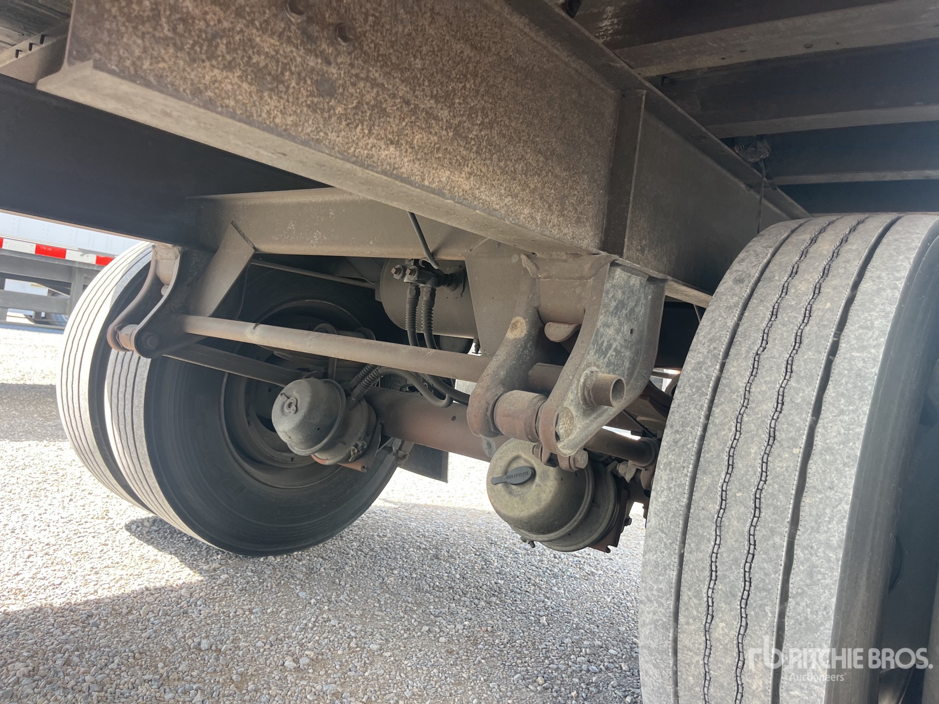 1999 Fruehauf 28 ft S/A