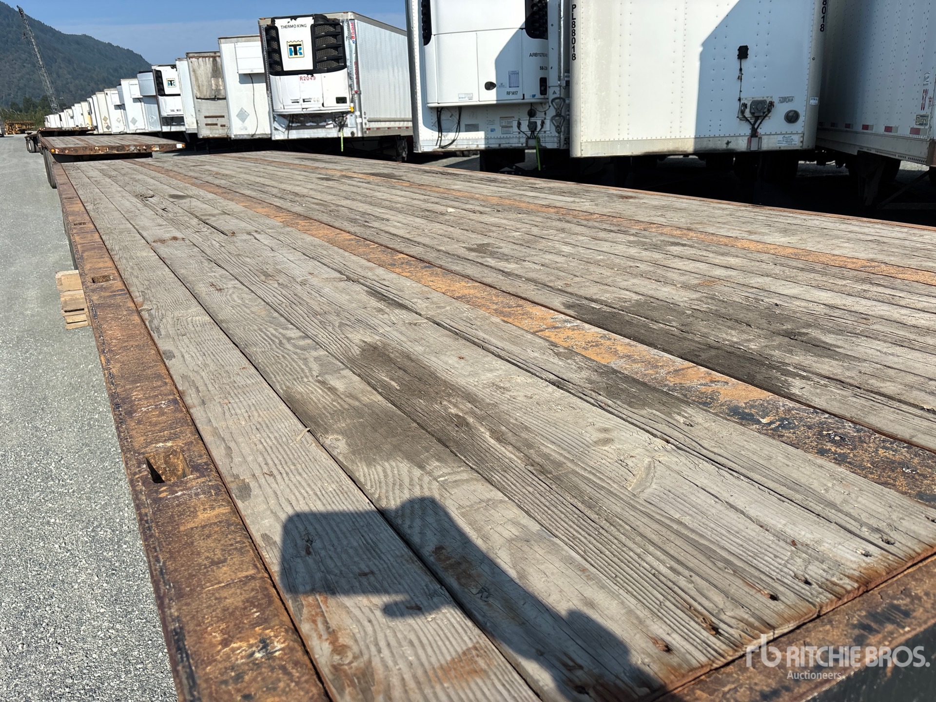 2014 Raja 32 FT SUPER B-TRAIN LEAD