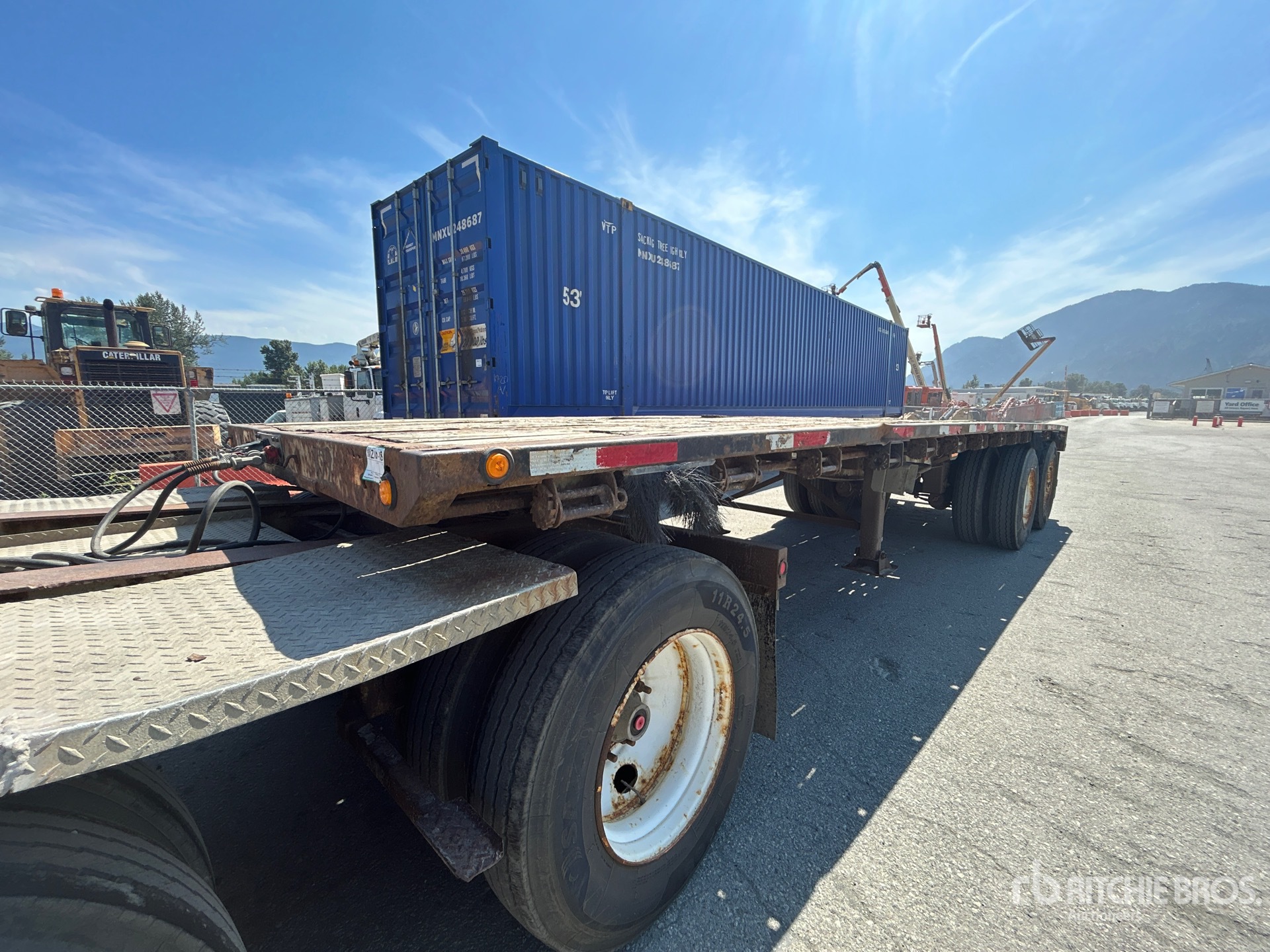 2004 Load King  28 FT SUPER B-TRAIN PUP