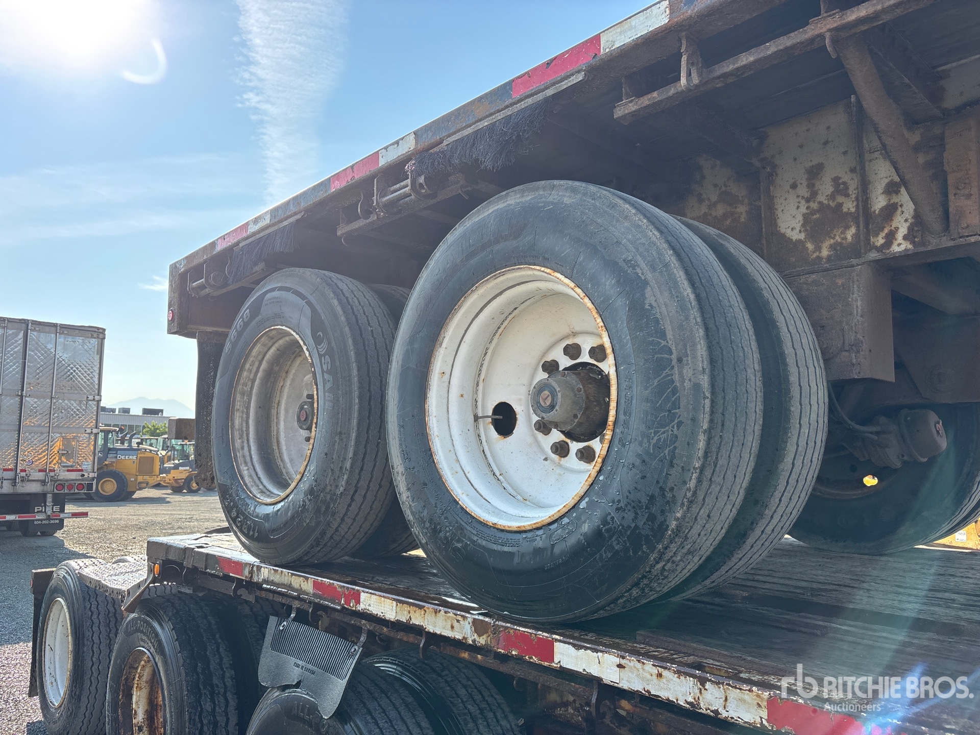 2004 Load King  28 FT SUPER B-TRAIN PUP