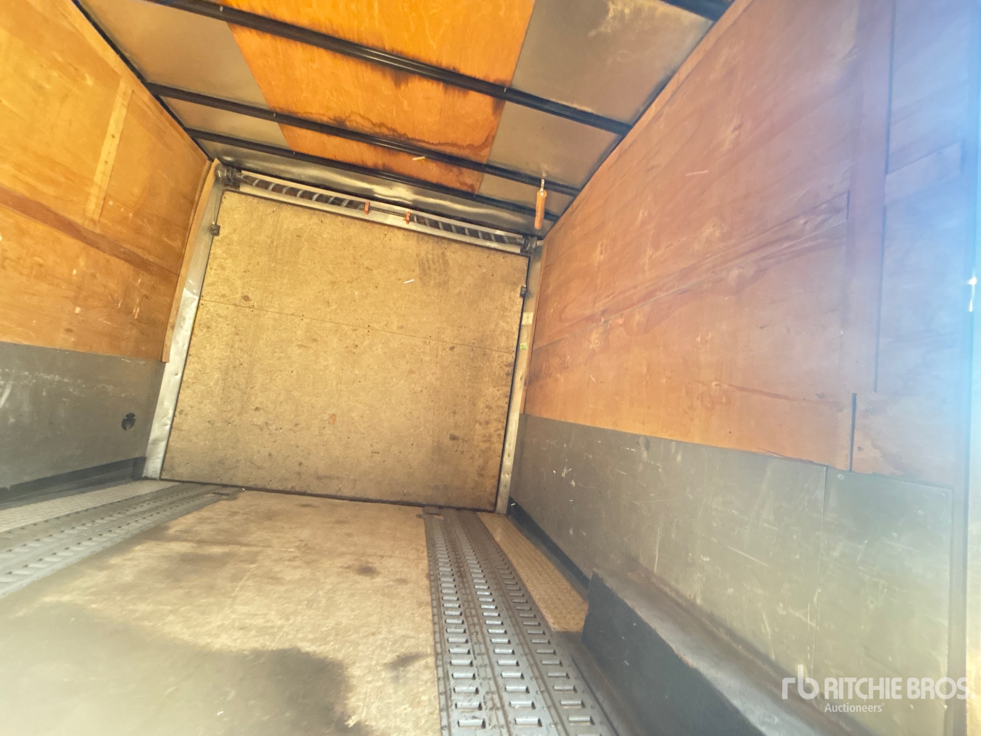 2016 Wells Cargo 24 FT T/A CAR HAULER