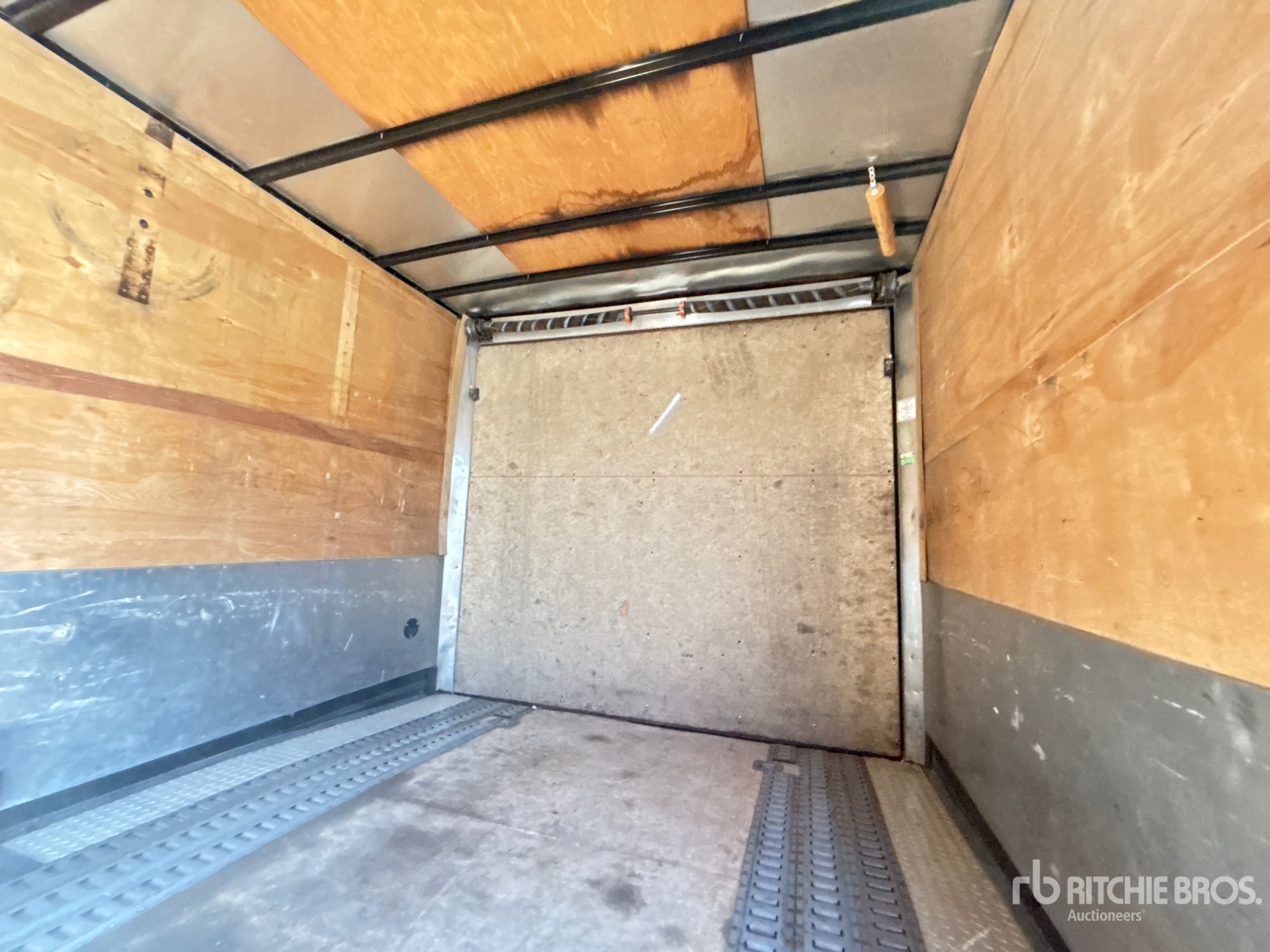 2016 Wells Cargo 24 FT T/A CAR HAULER