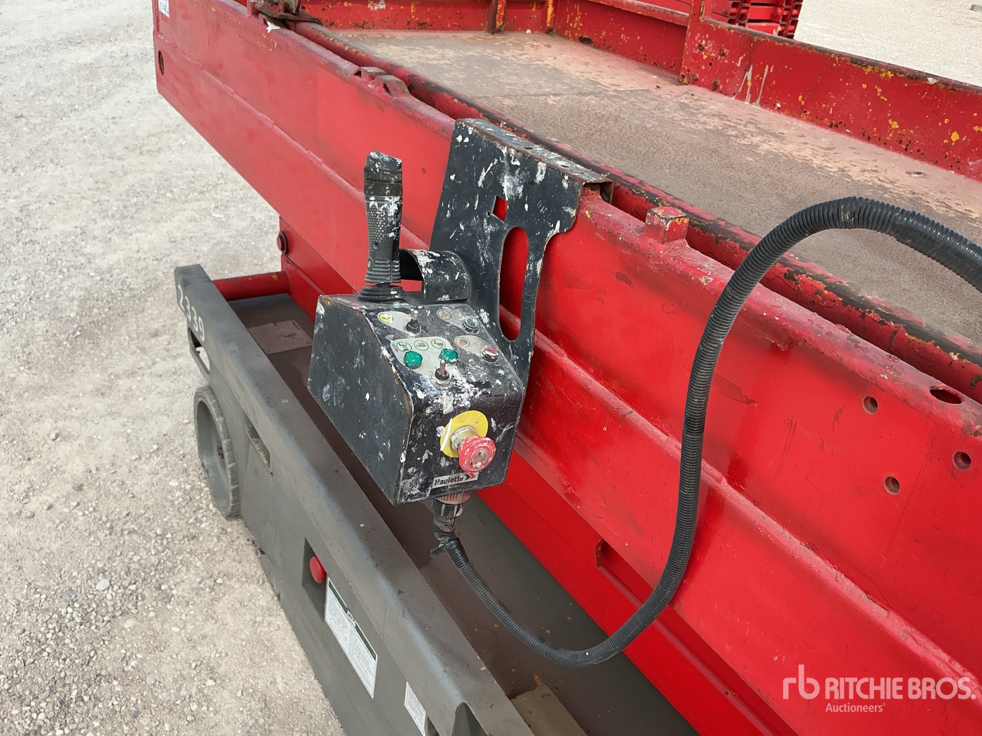 2004 Haulotte COMPACT12