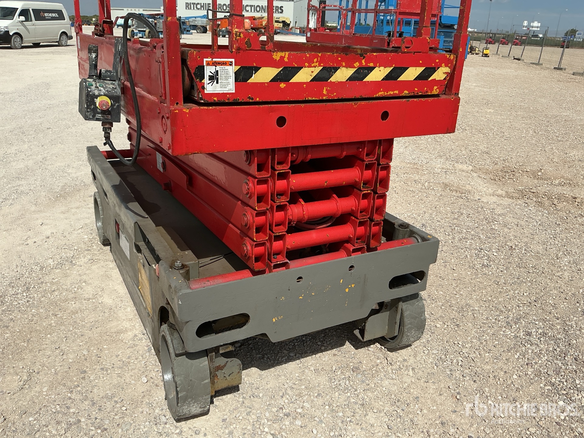 2004 Haulotte COMPACT12