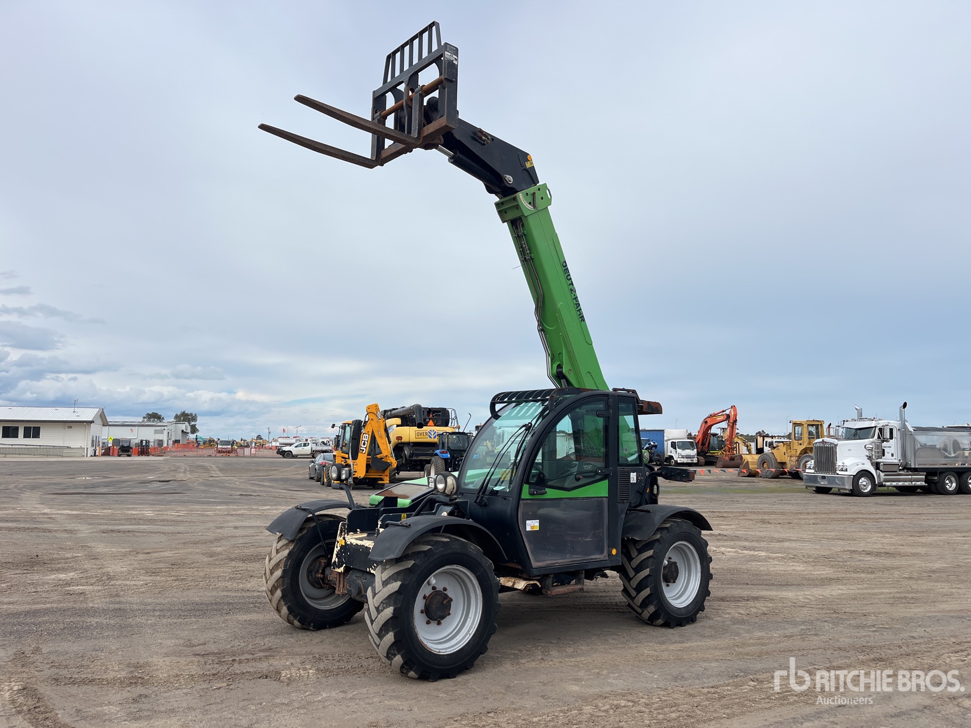 2011 Deutz-Fahr AGROVECTOR 35.7