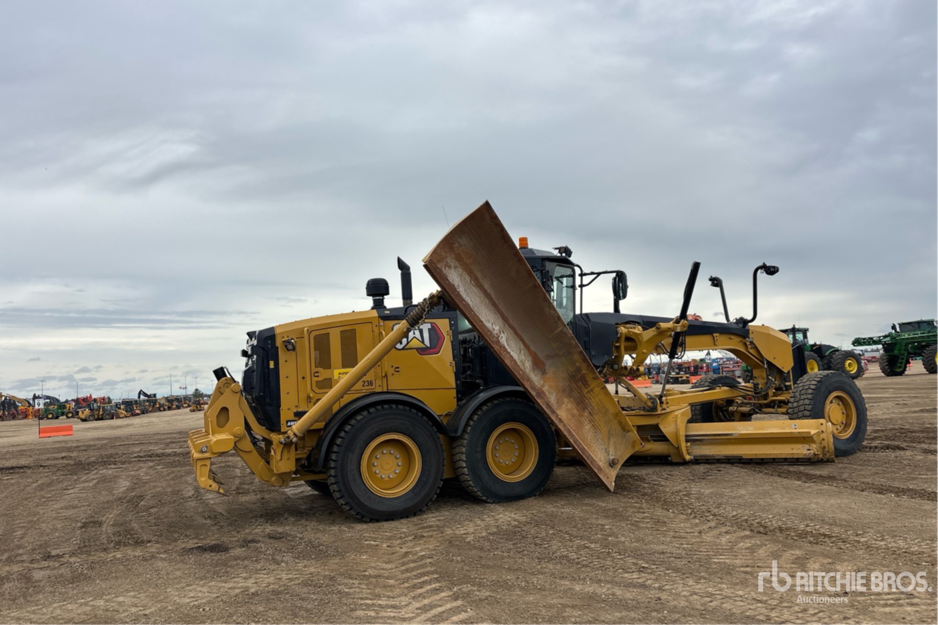 2024 Caterpillar 160