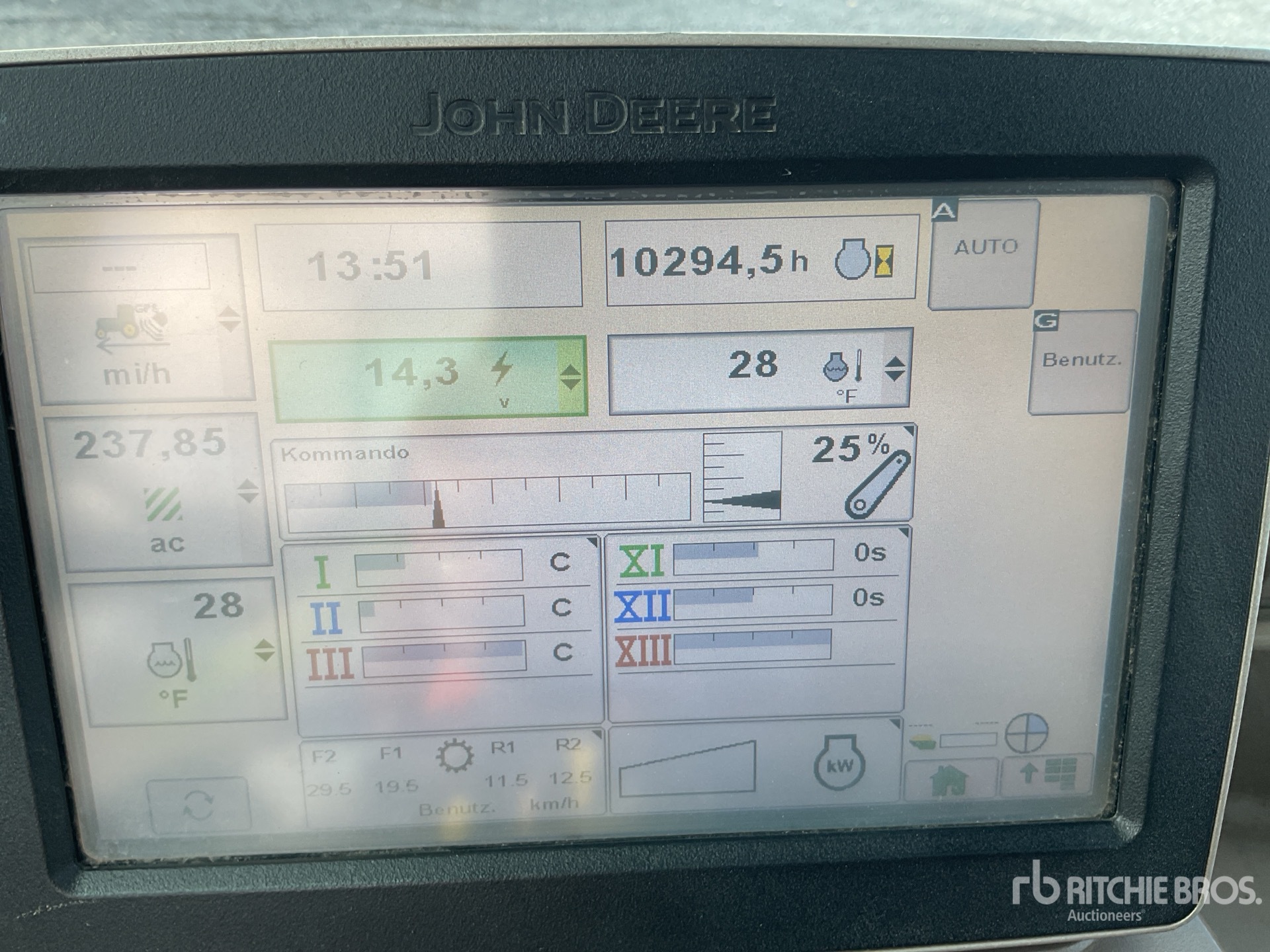 2013 John Deere 6140R
