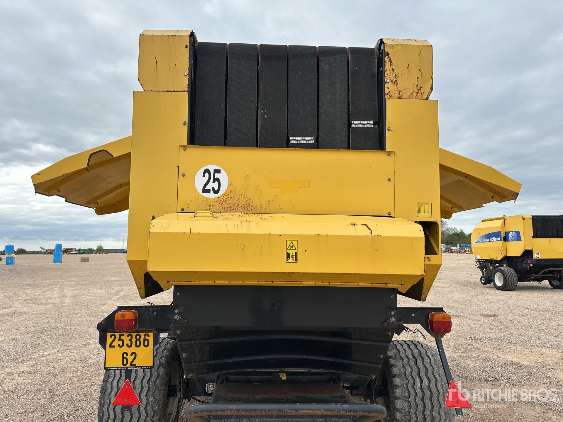 2006 New Holland BR750A