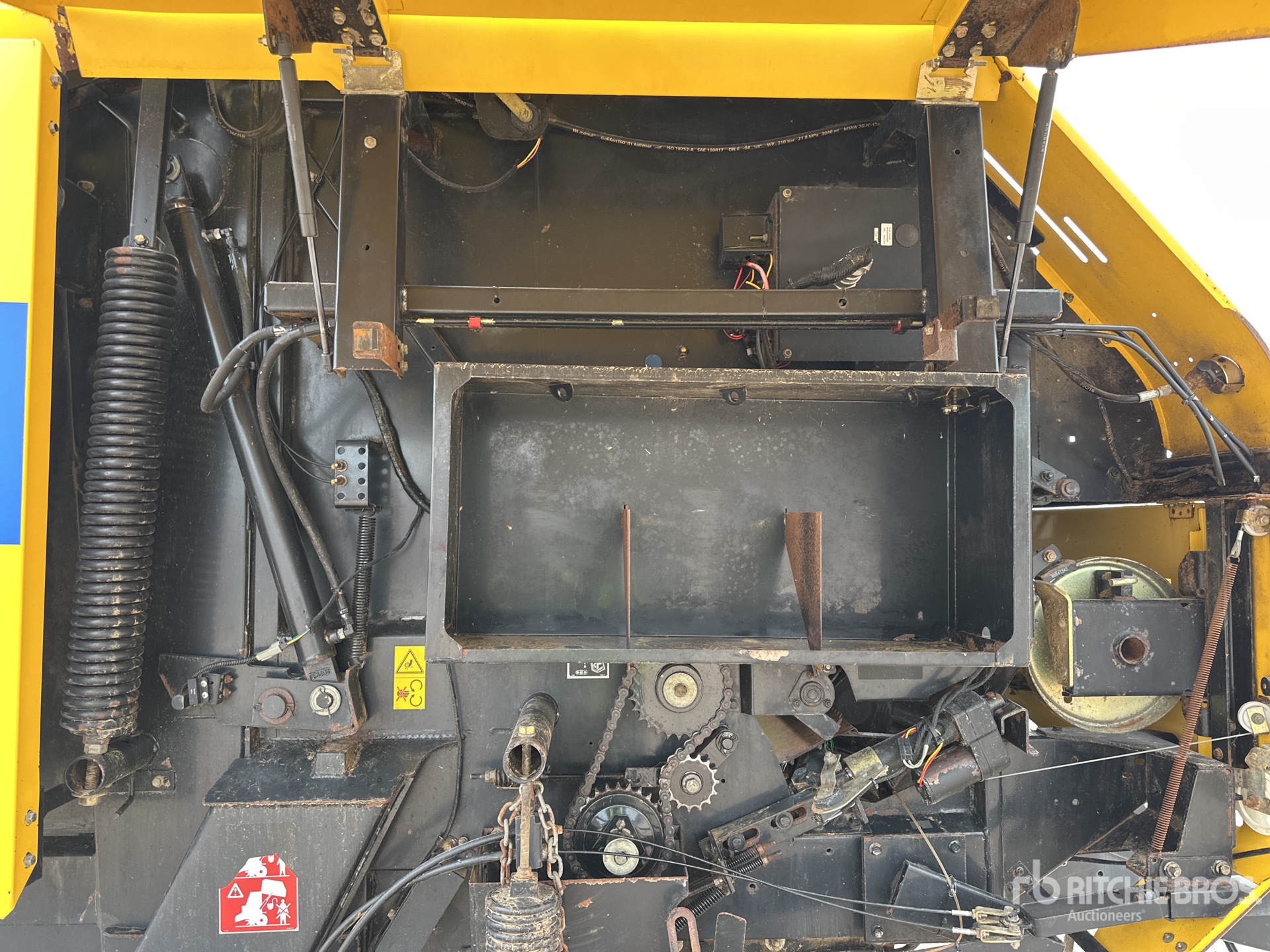 2006 New Holland BR750A