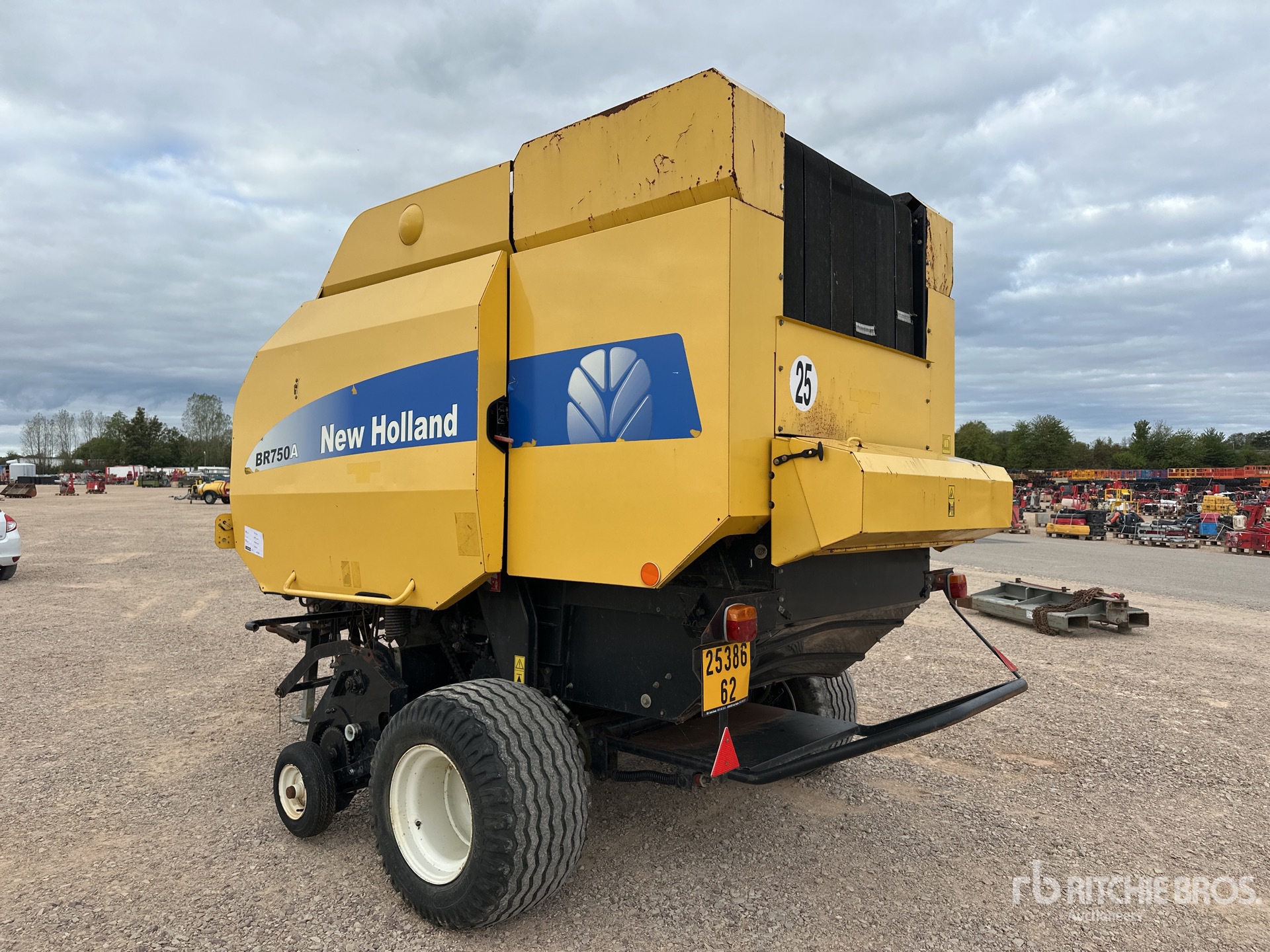 2006 New Holland BR750A