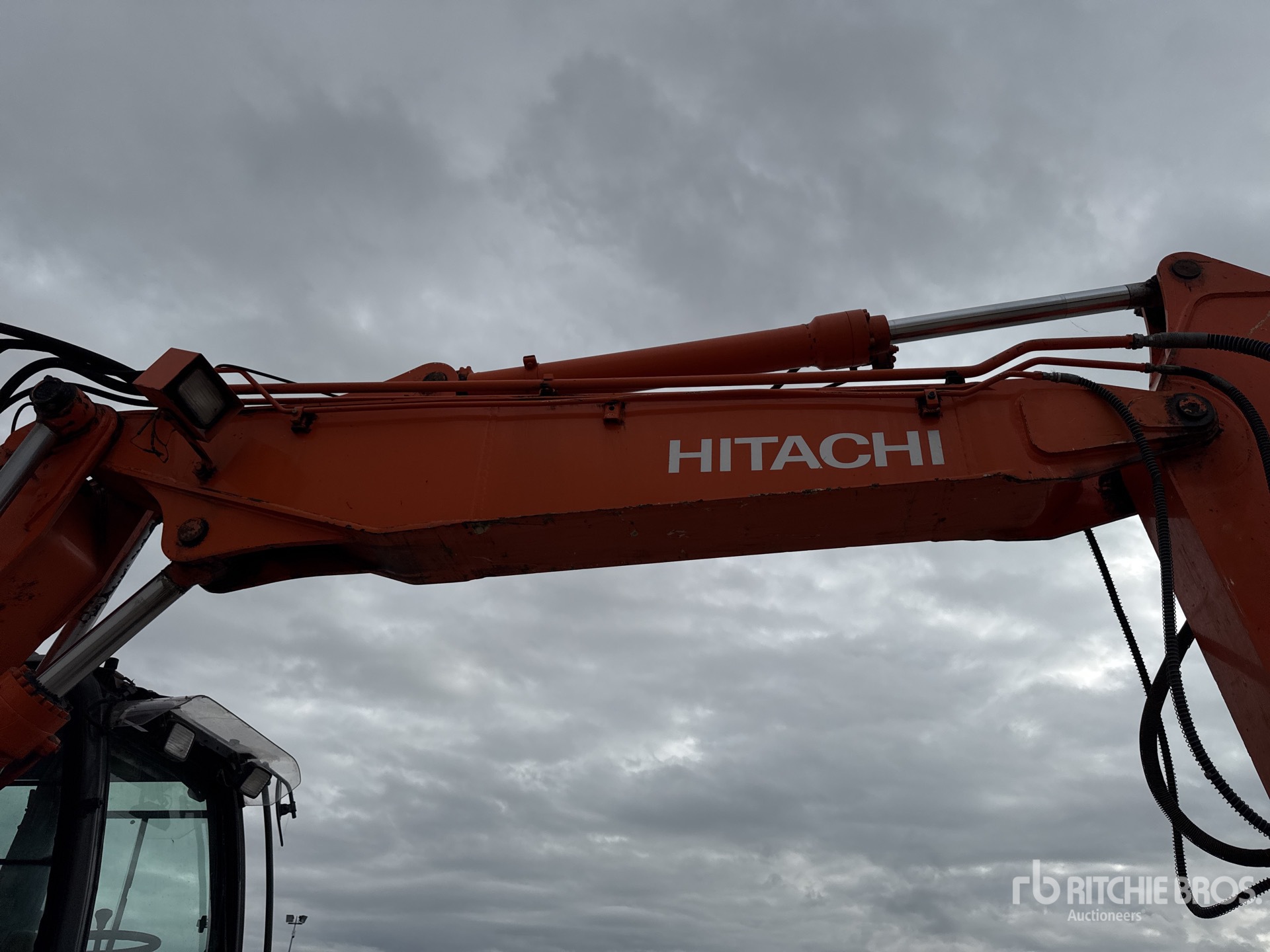 2013 Hitachi ZX140W-3