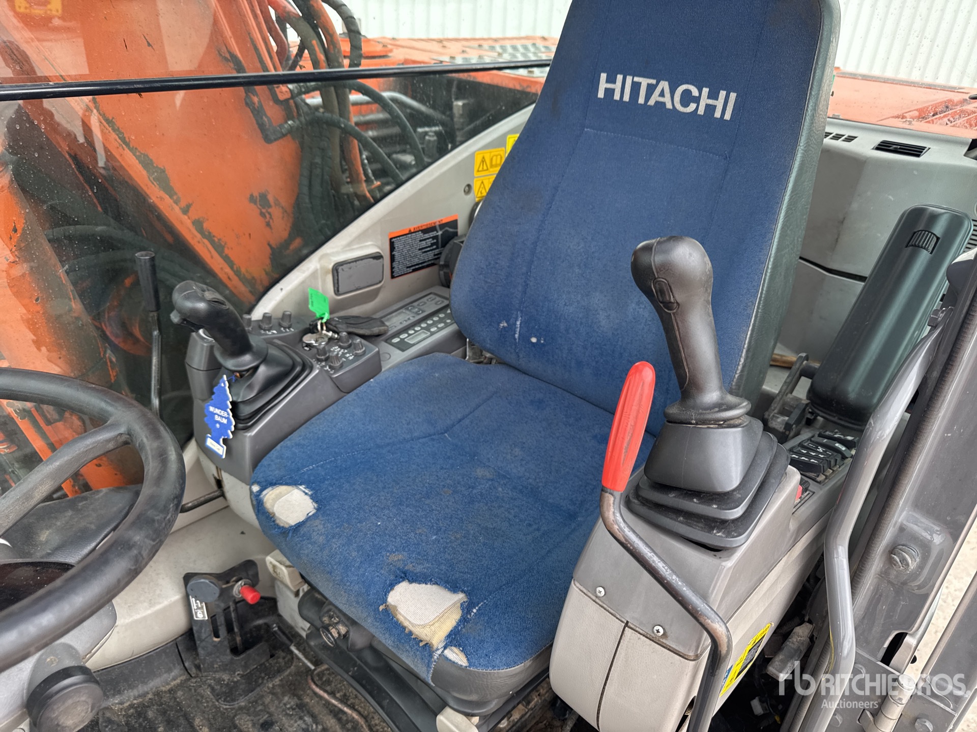 2013 Hitachi ZX140W-3