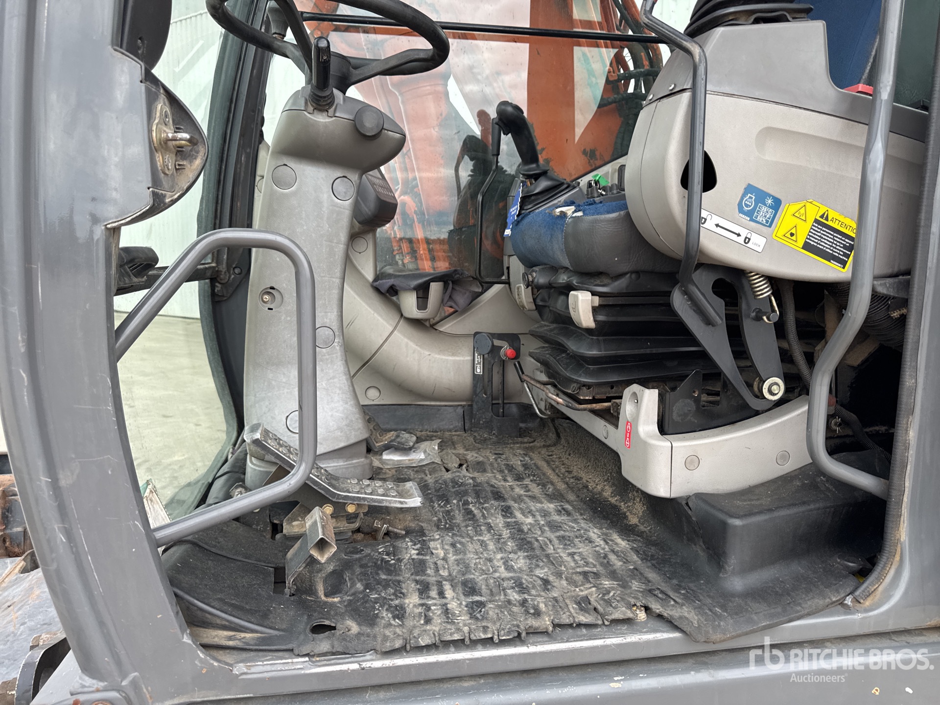 2013 Hitachi ZX140W-3