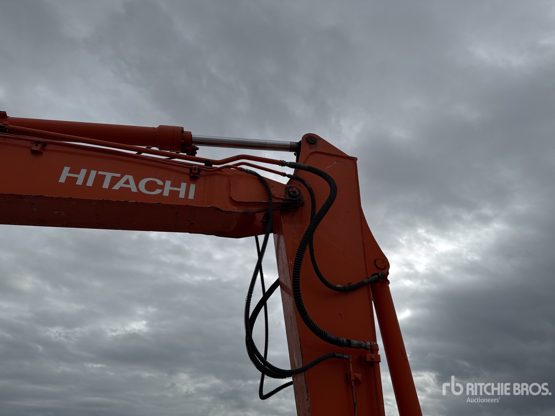 2013 Hitachi ZX140W-3