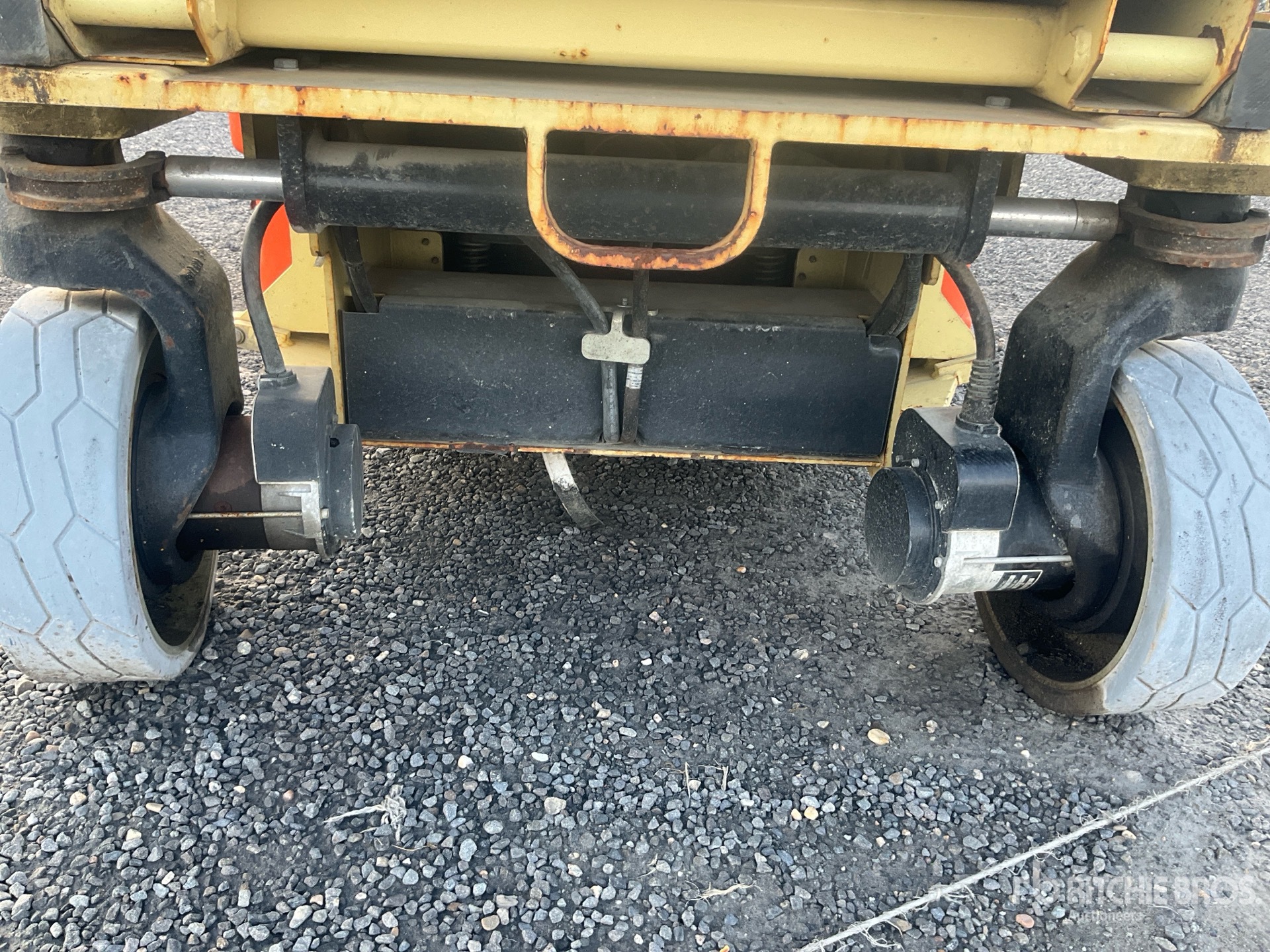 2007 JLG 3246ES