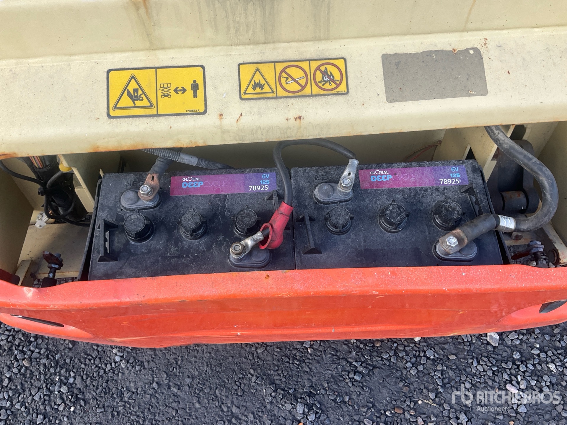 2007 JLG 3246ES