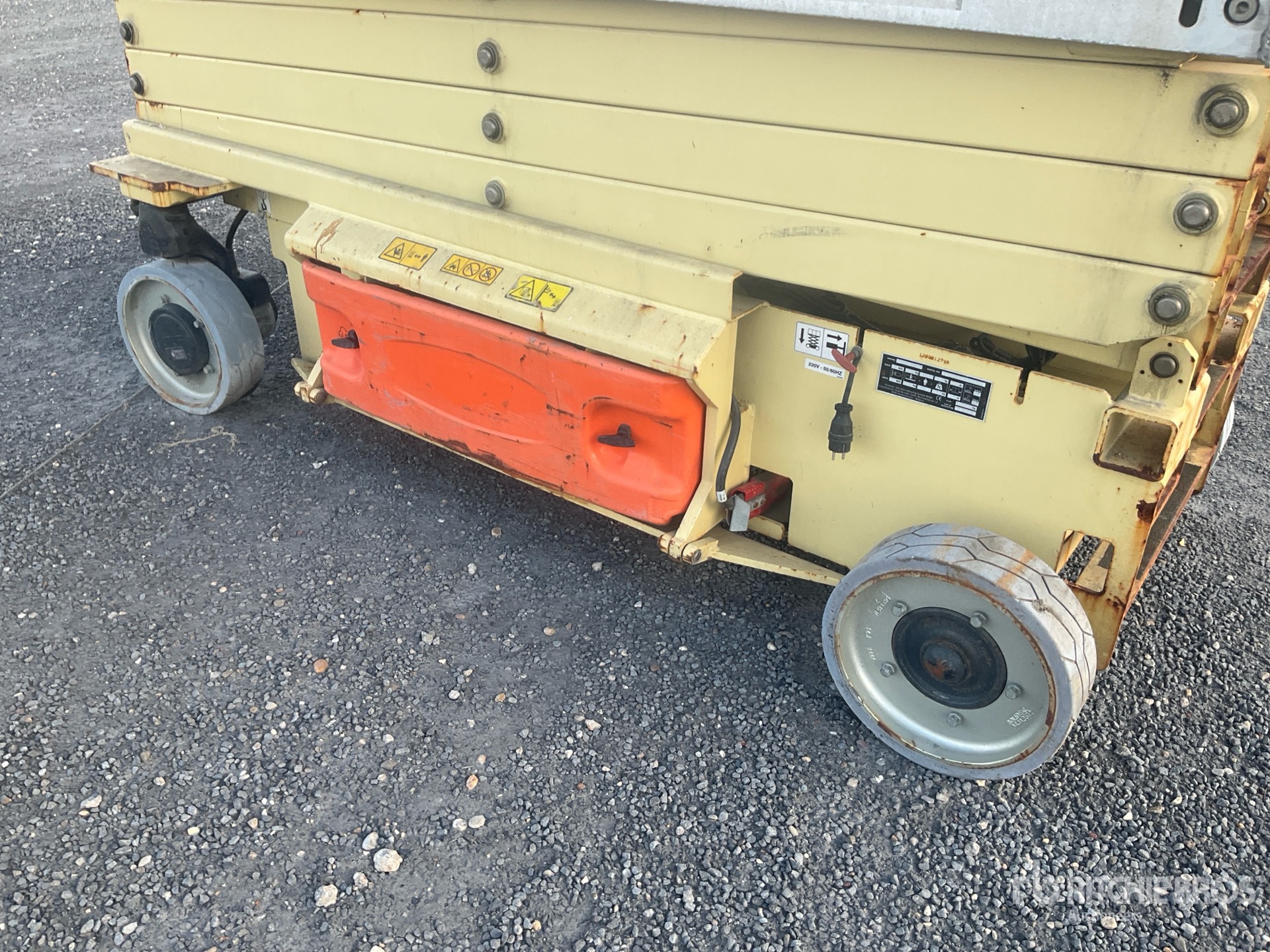 2007 JLG 3246ES