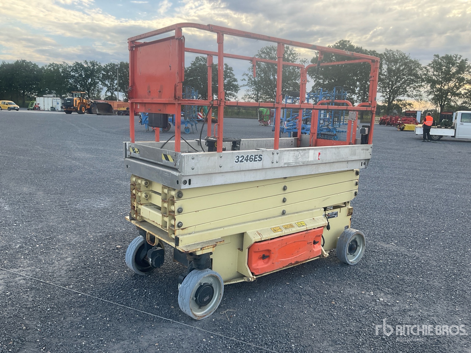 2007 JLG 3246ES