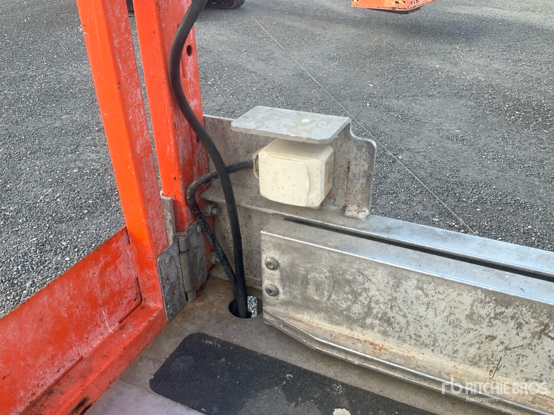 2013 JLG 1930 ES