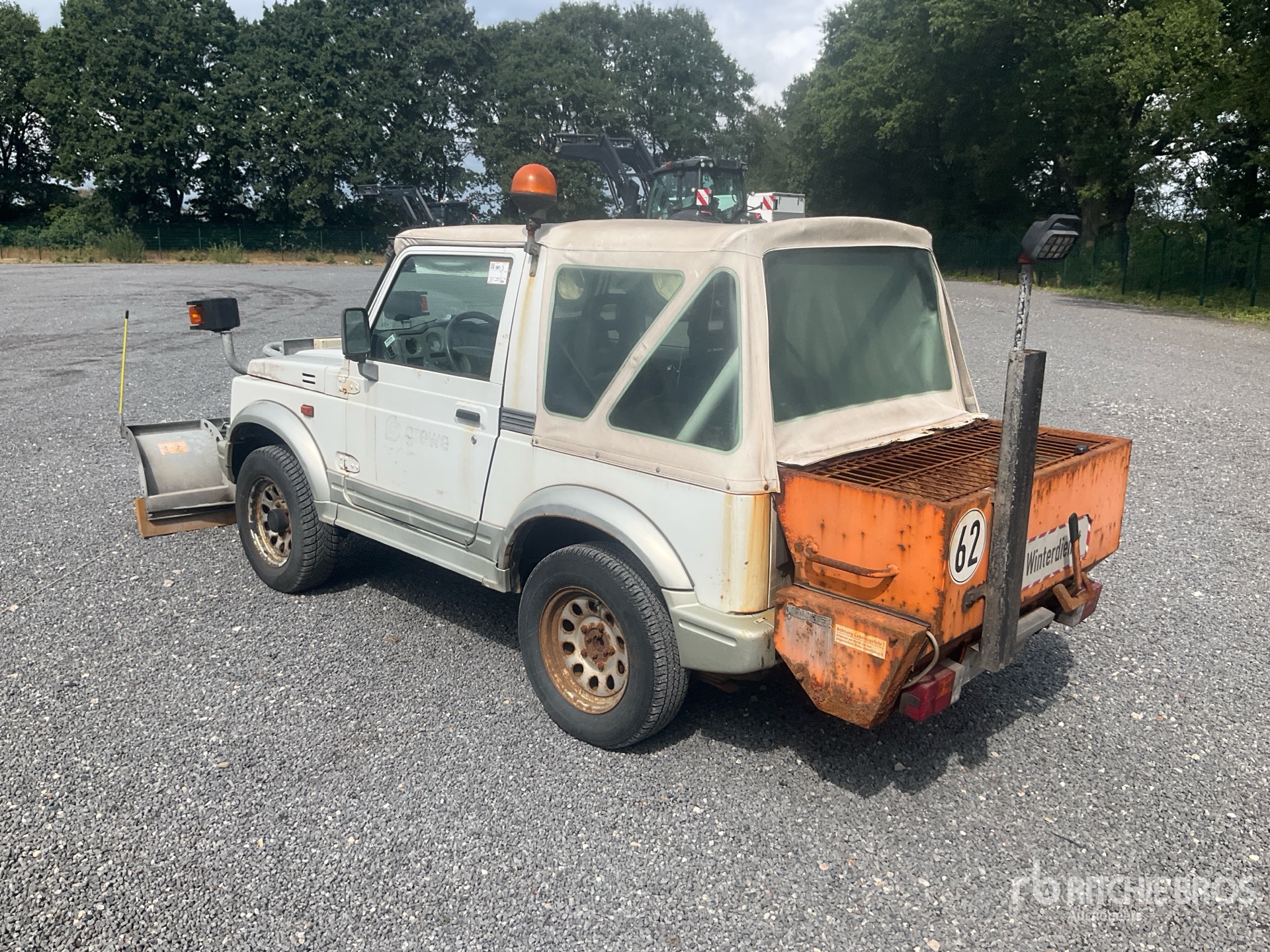 General Appearance with Picture, Left Rear Corner