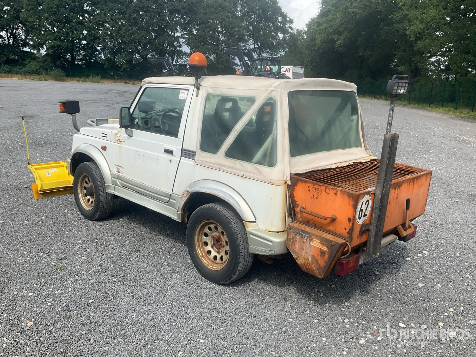General Appearance with Picture, Left Rear Corner