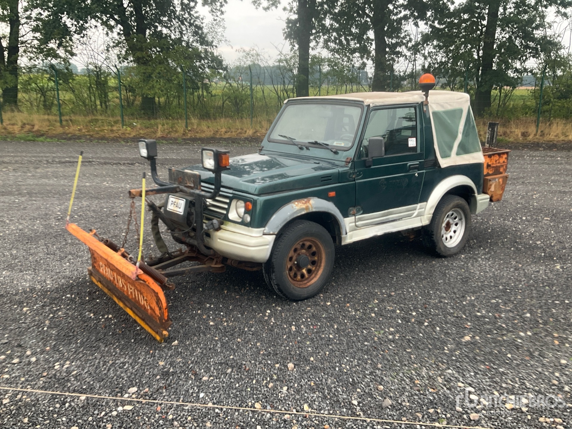 General Appearance with Picture, Left Front Corner