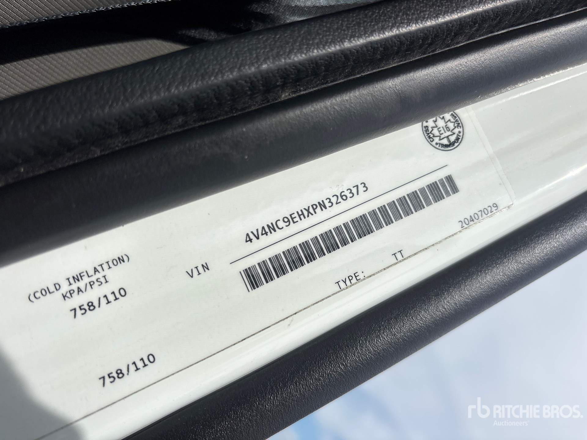 2023 Volvo VNL