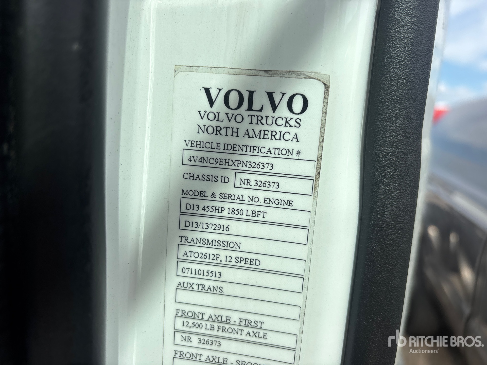 2023 Volvo VNL