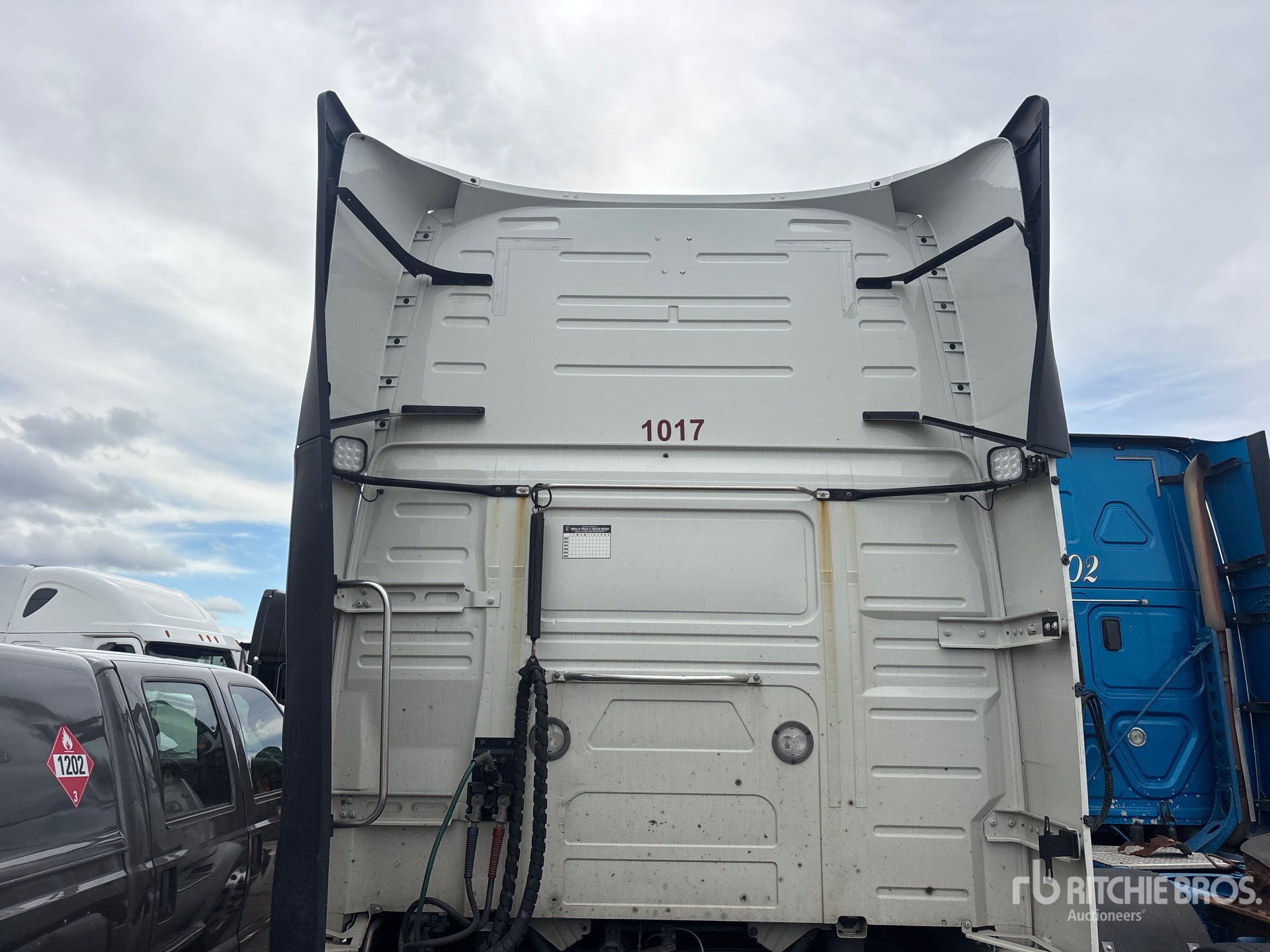 2023 Volvo VNL