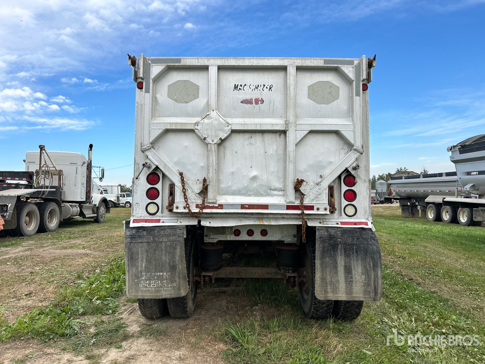 2009 Mac 31 FT TRI/A ALUMINUM