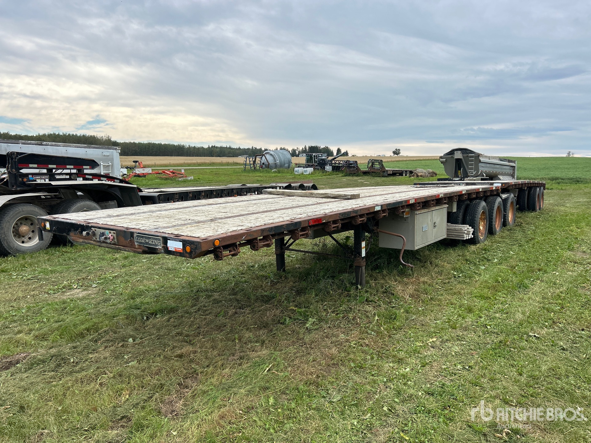 Photo of 2009 Load King  32 ft Super B-Train Lead