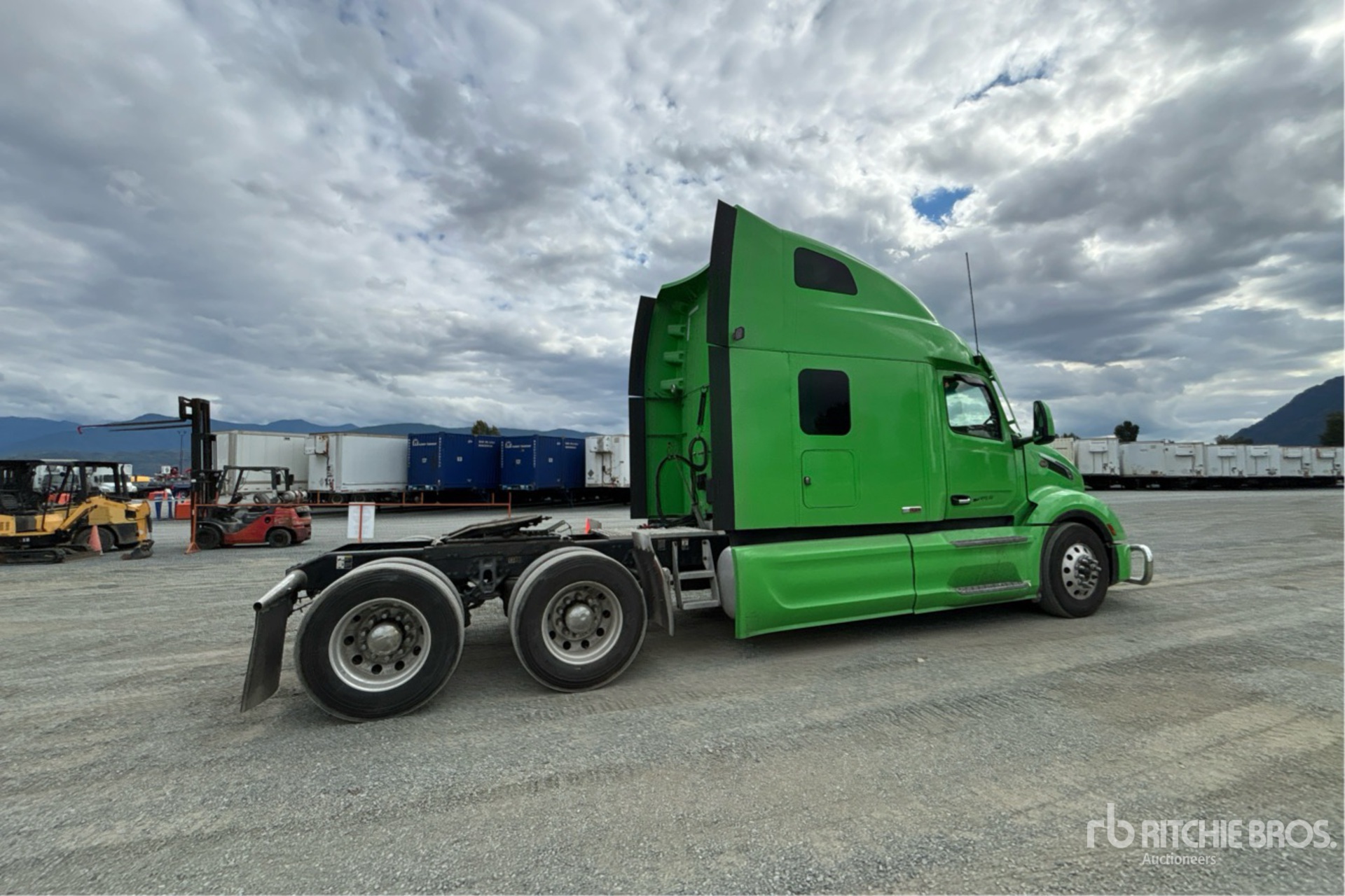 2024 Peterbilt 579