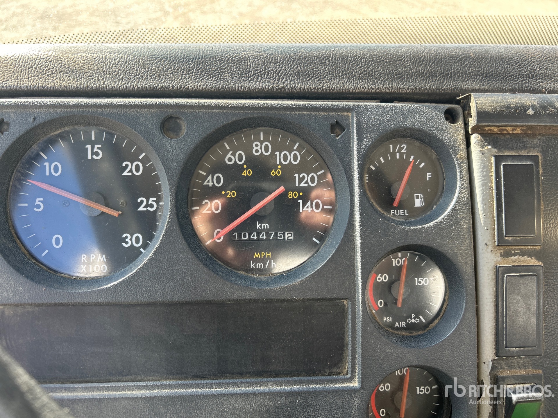 2000 Freightliner FL80