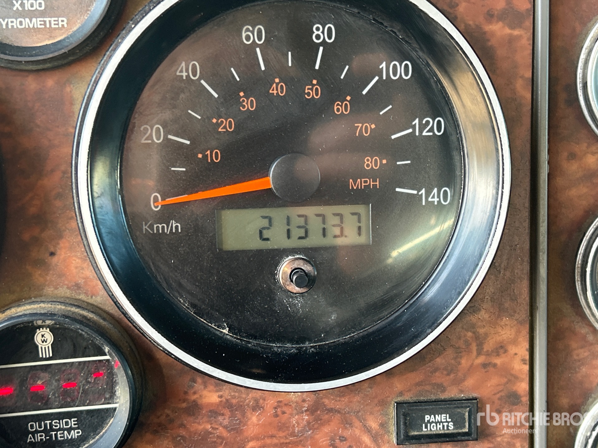 2005 Kenworth C500B