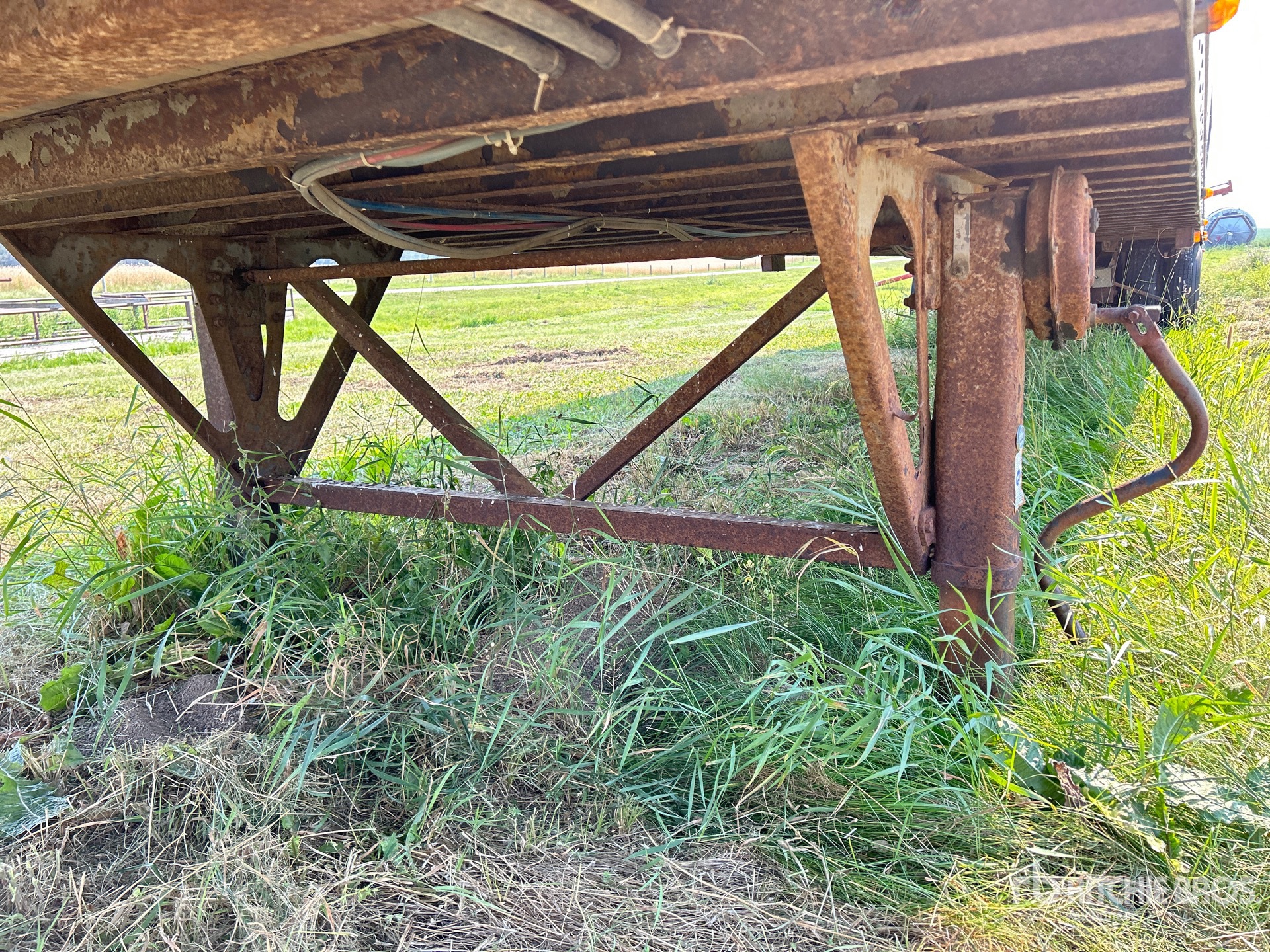 1999 Manac 53 FT X 102 IN T/A TOOL CRIB