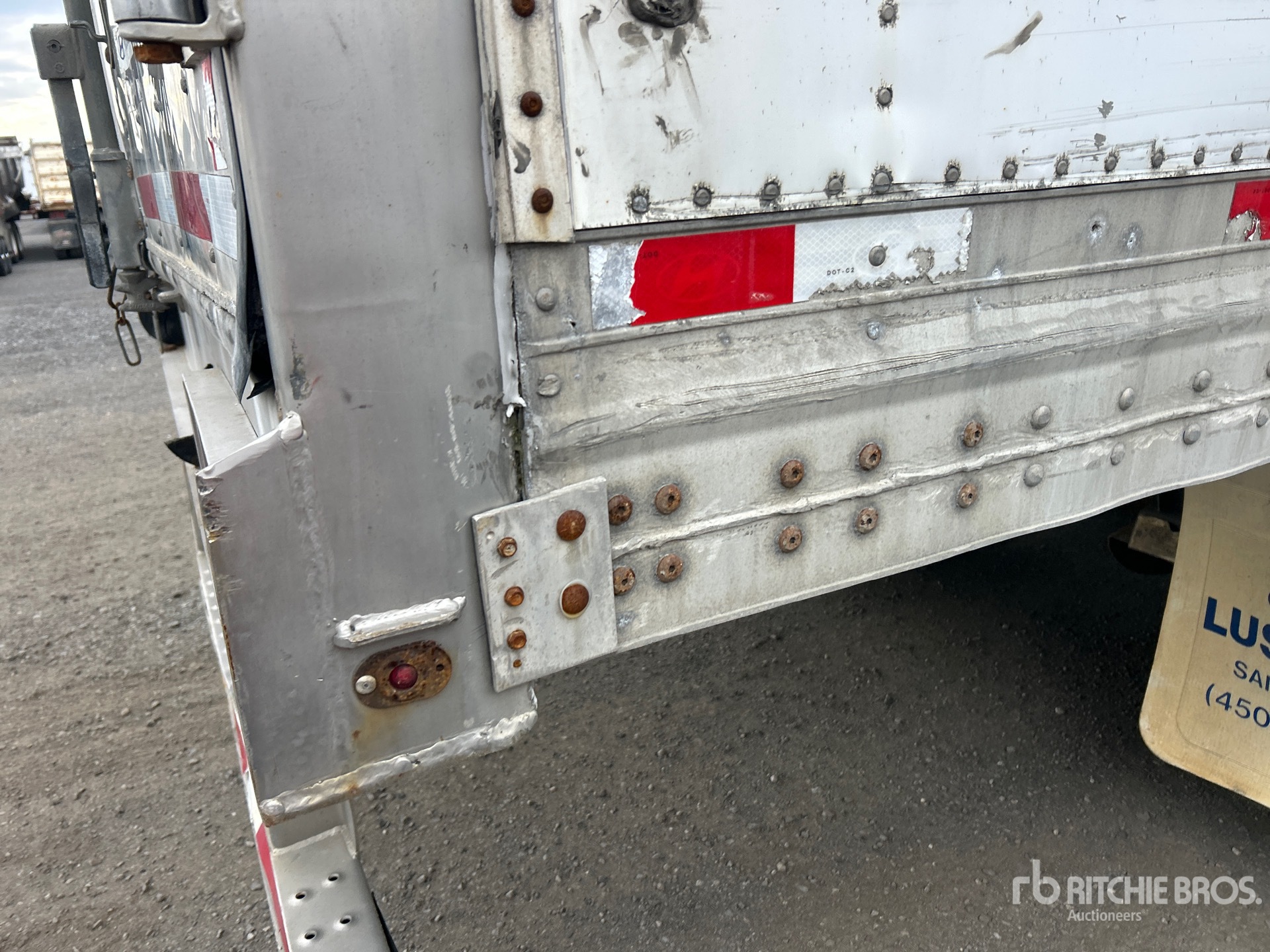 2015 Hyundai 53 FT X 102 IN T/A