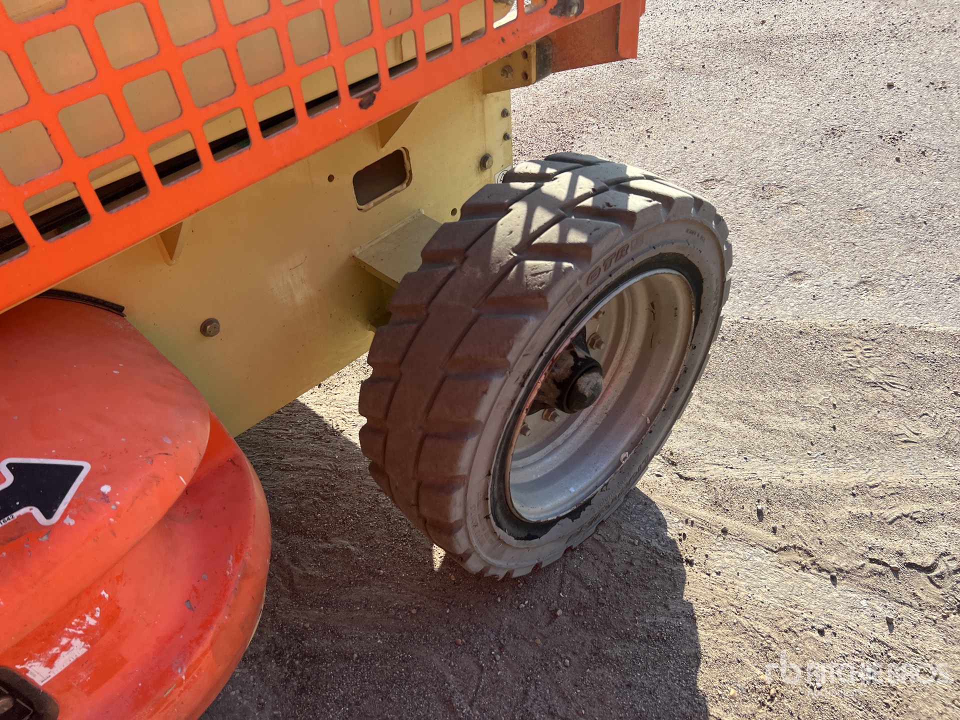 2012 JLG 4069LE