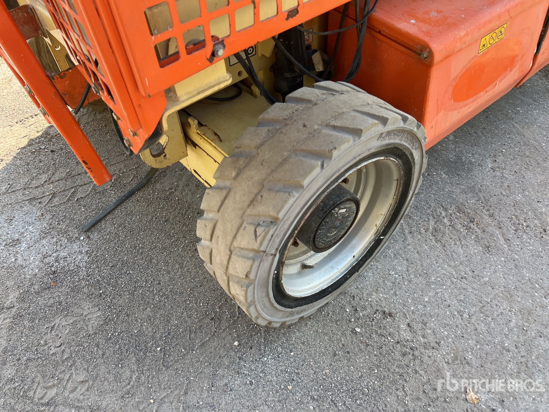 2012 JLG 4069LE