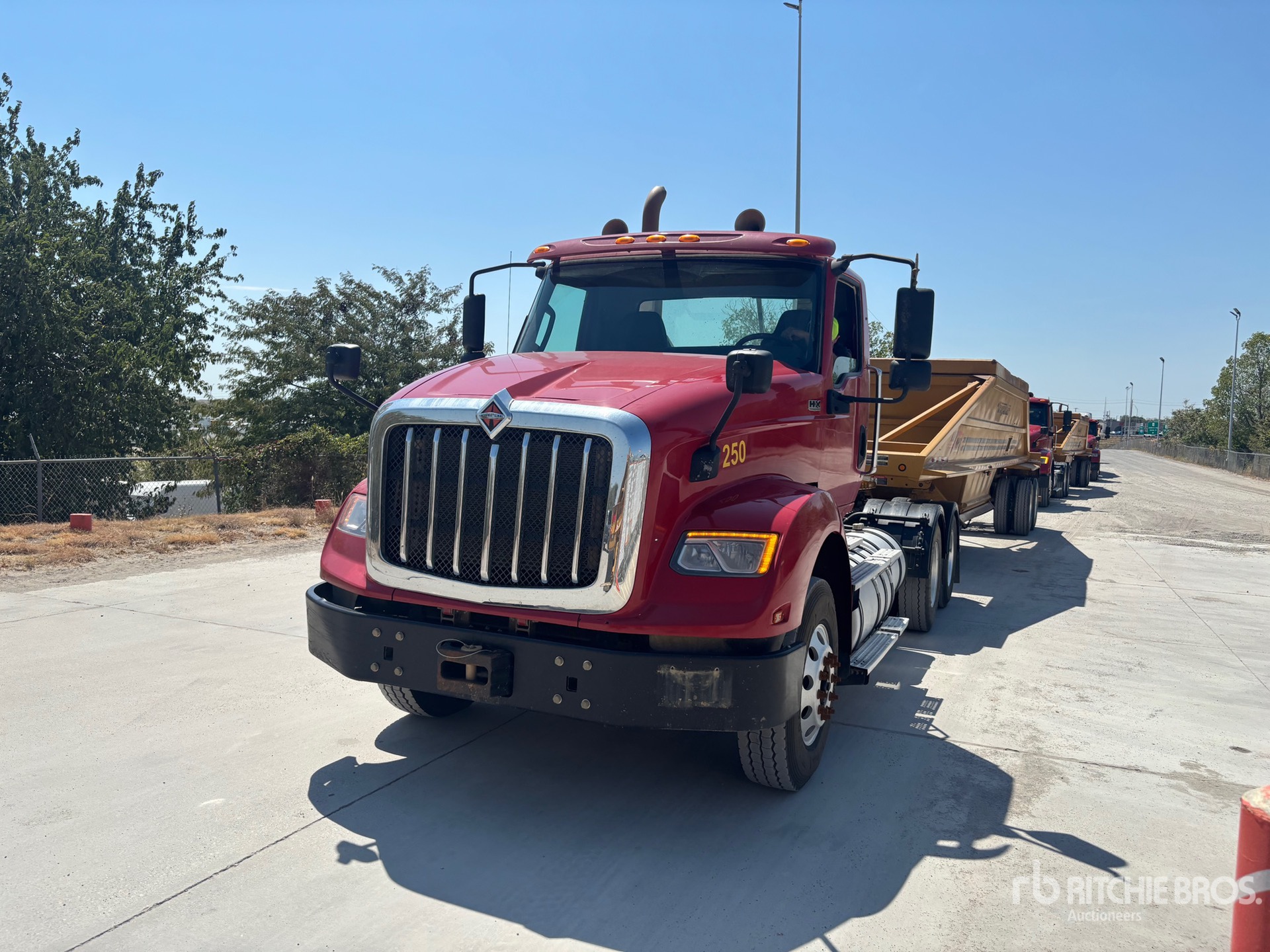 Photo of 2022 International HX620