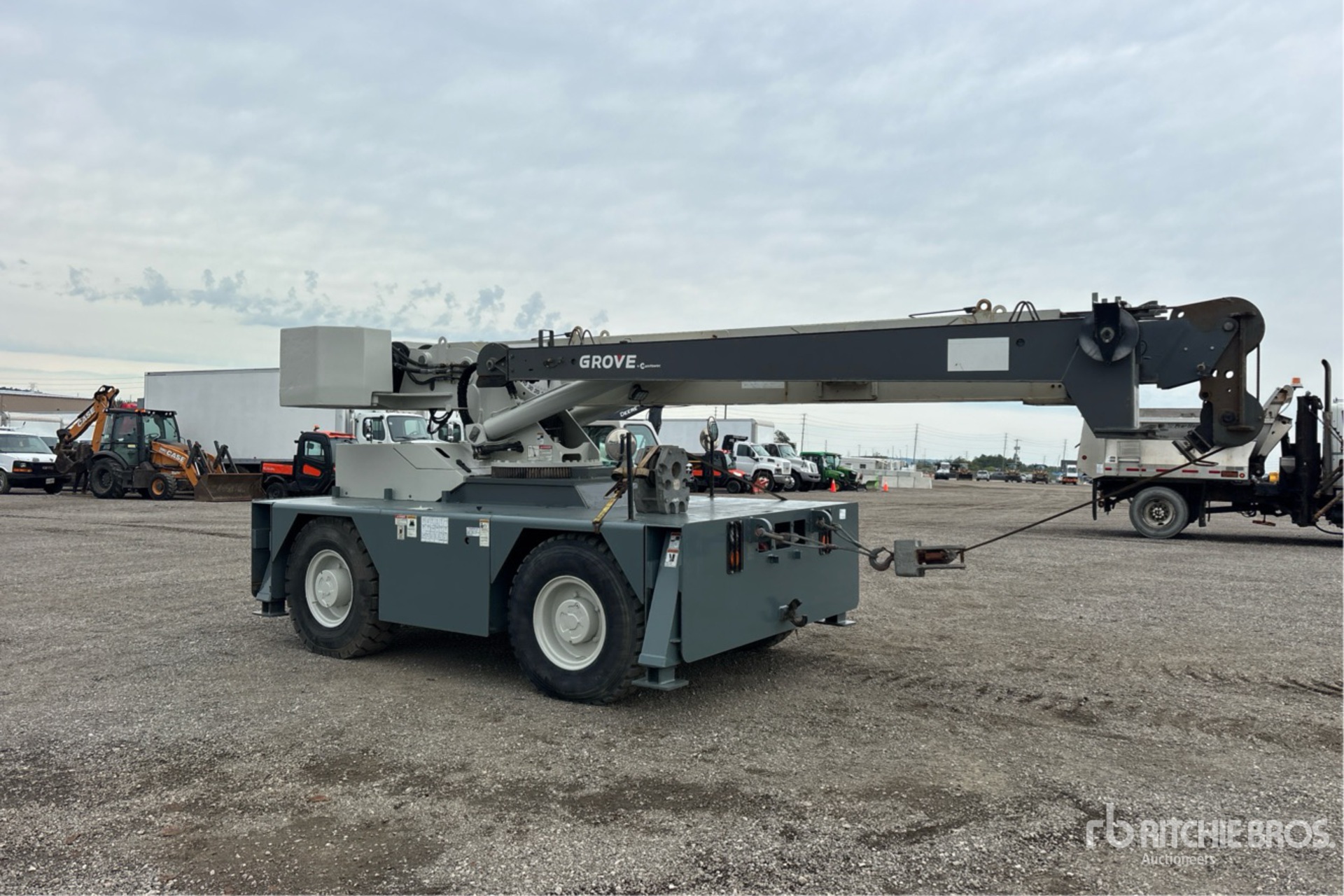 2013 Grove YB5520